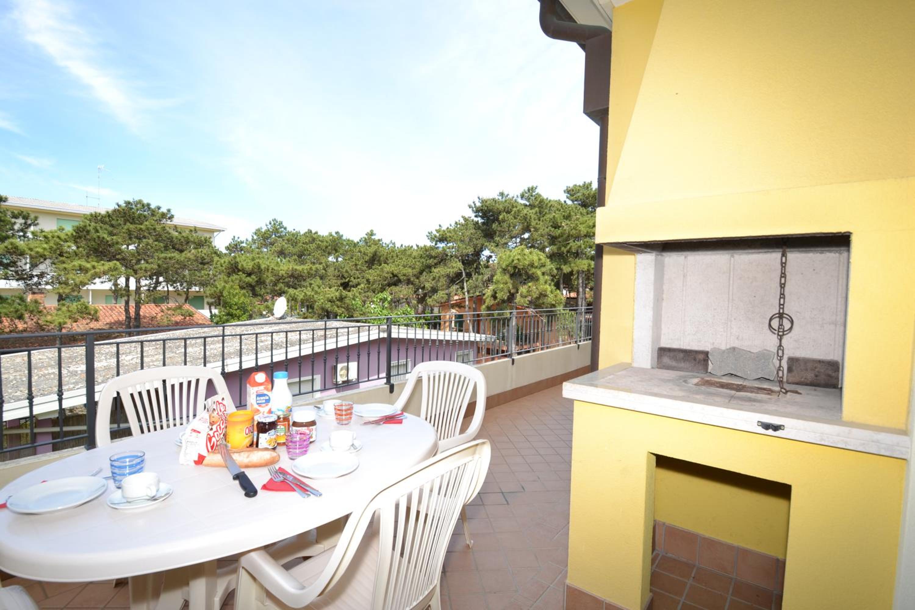 Seaside comfort flat with modern amenities view 2