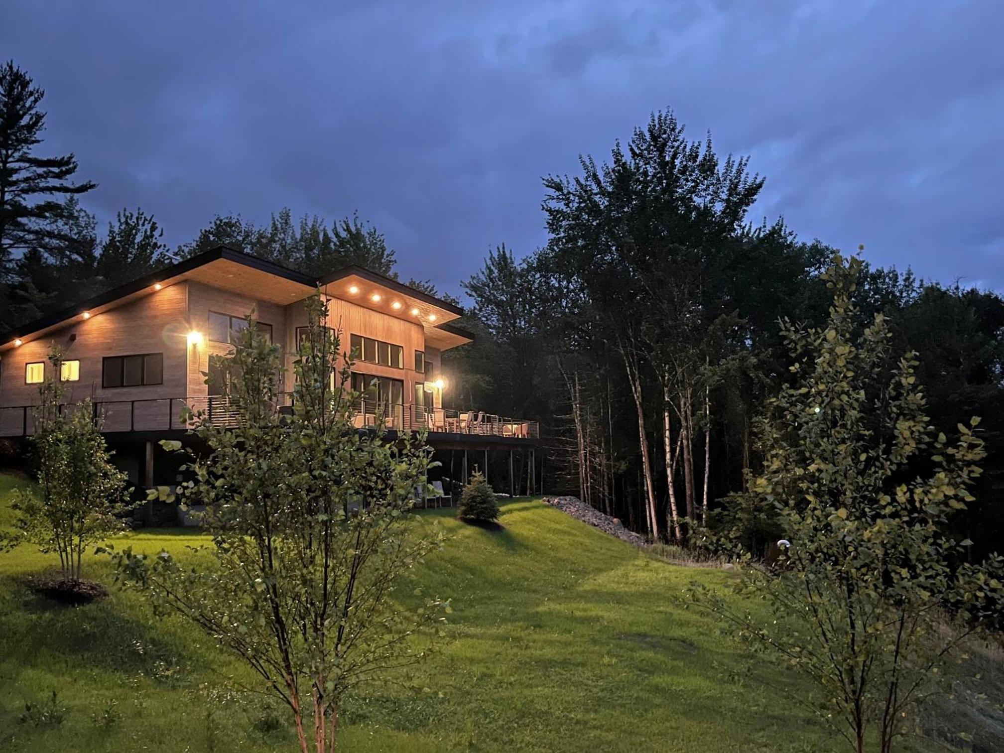 1A Maple Lodge Stunning luxury Scandinavian style home with great views