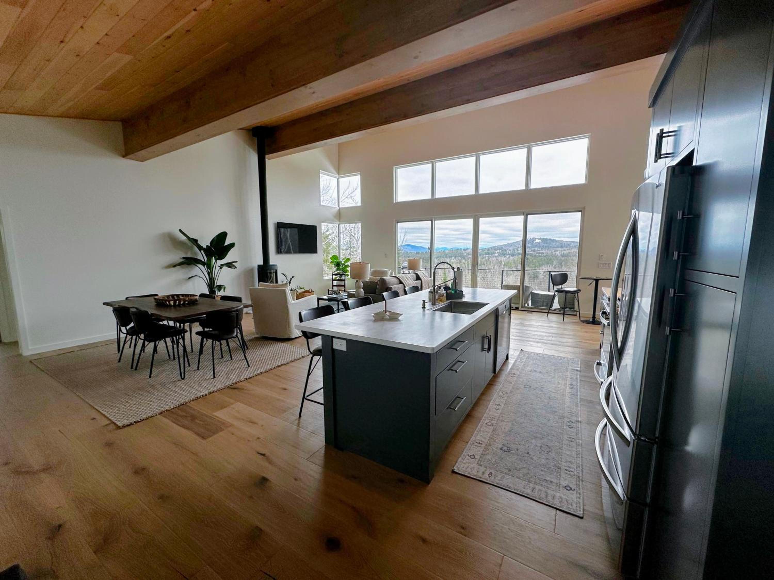 1A Maple Lodge Stunning luxury Scandinavian style home with great views
