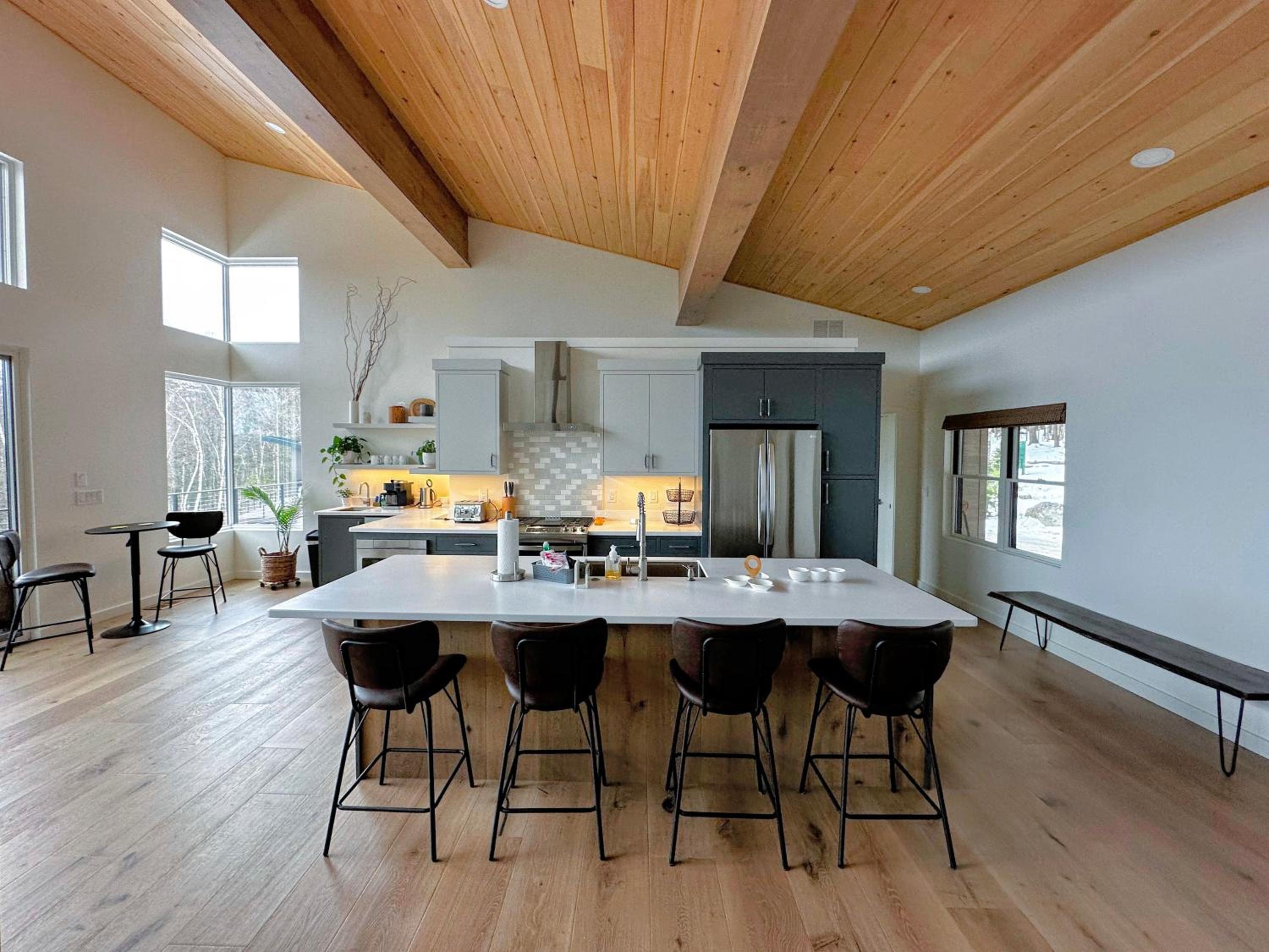 1A Maple Lodge Stunning luxury Scandinavian style home with great views