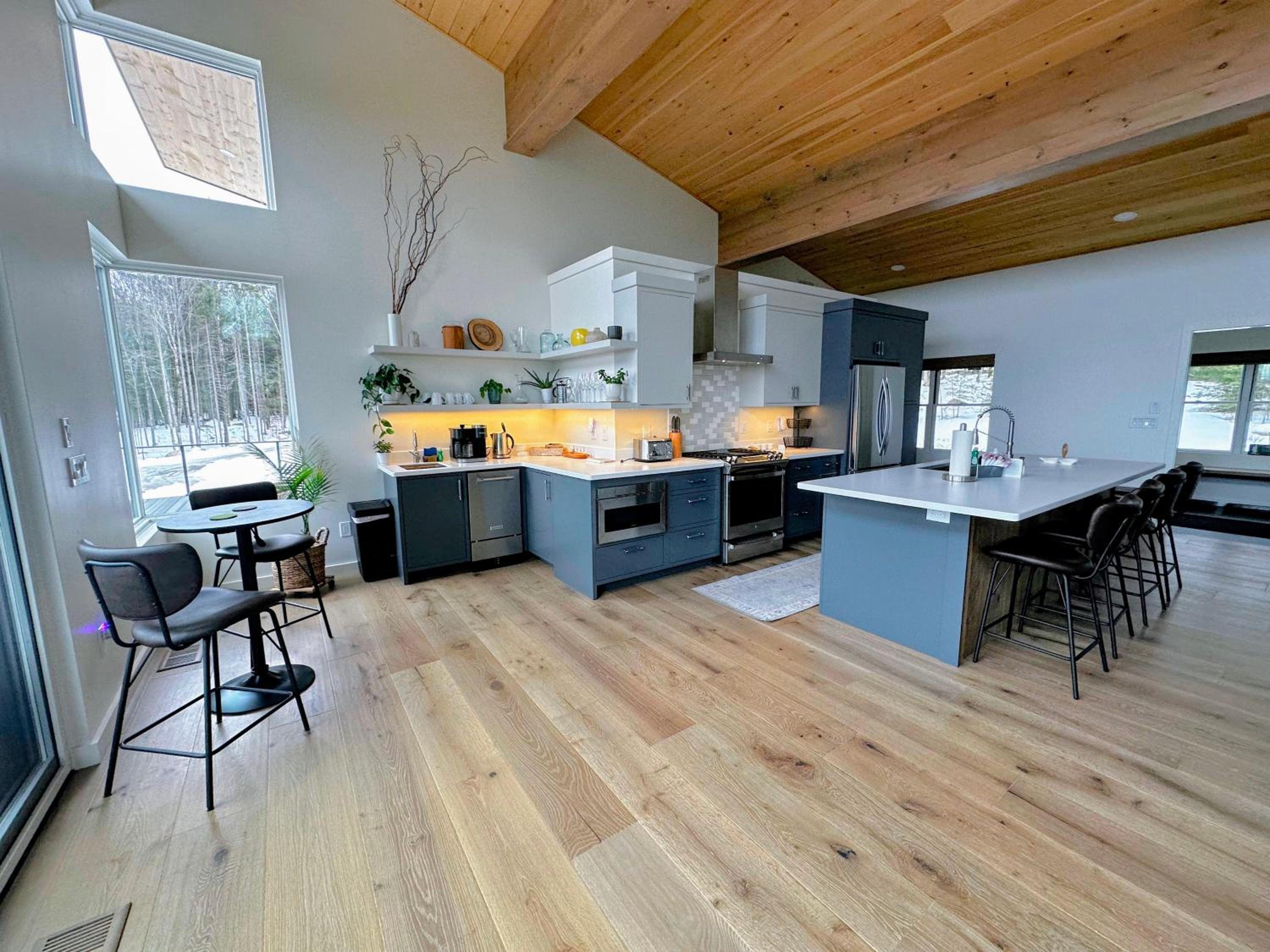 1A Maple Lodge Stunning luxury Scandinavian style home with great views