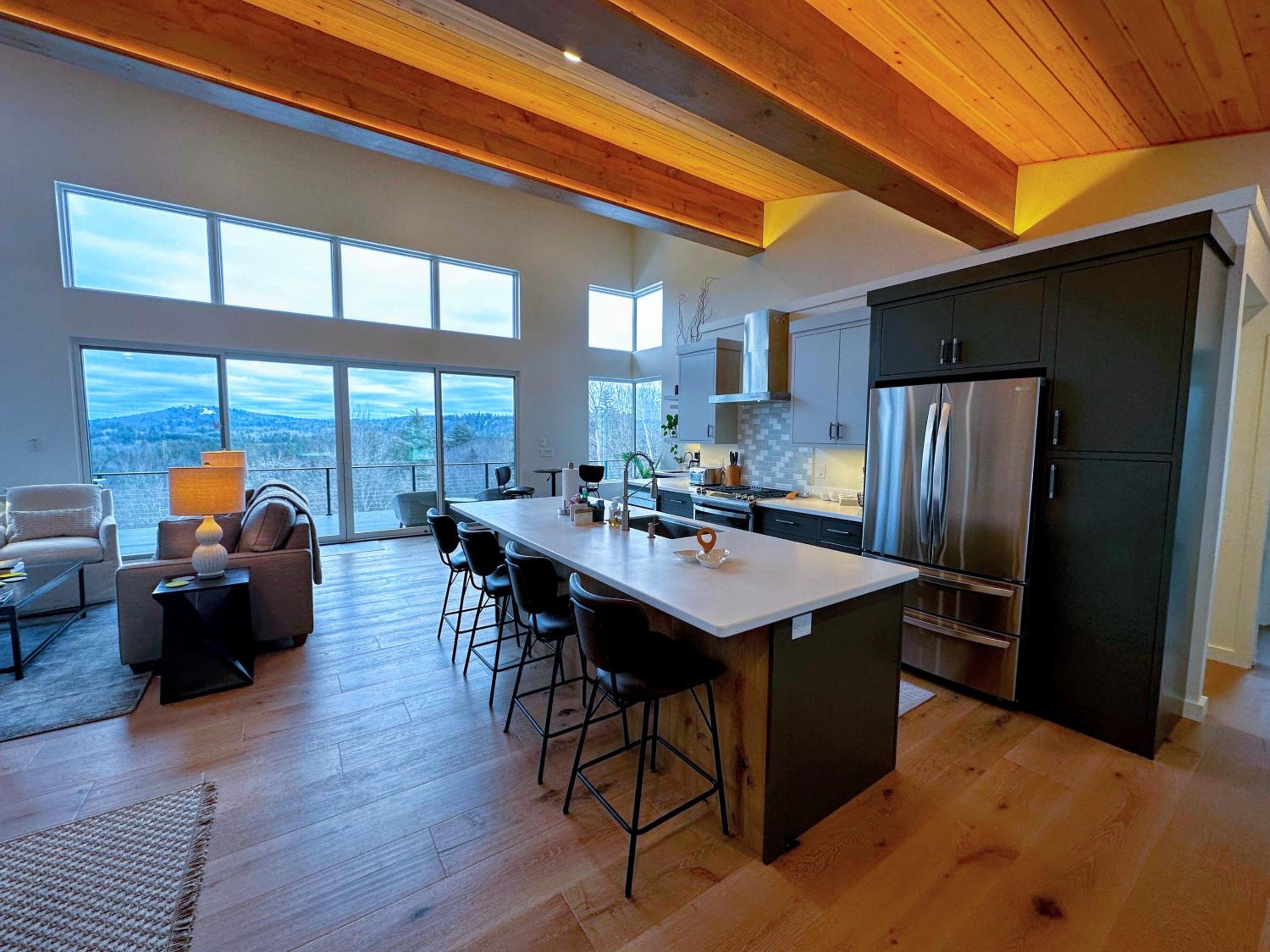 1A Maple Lodge Stunning luxury Scandinavian style home with great views