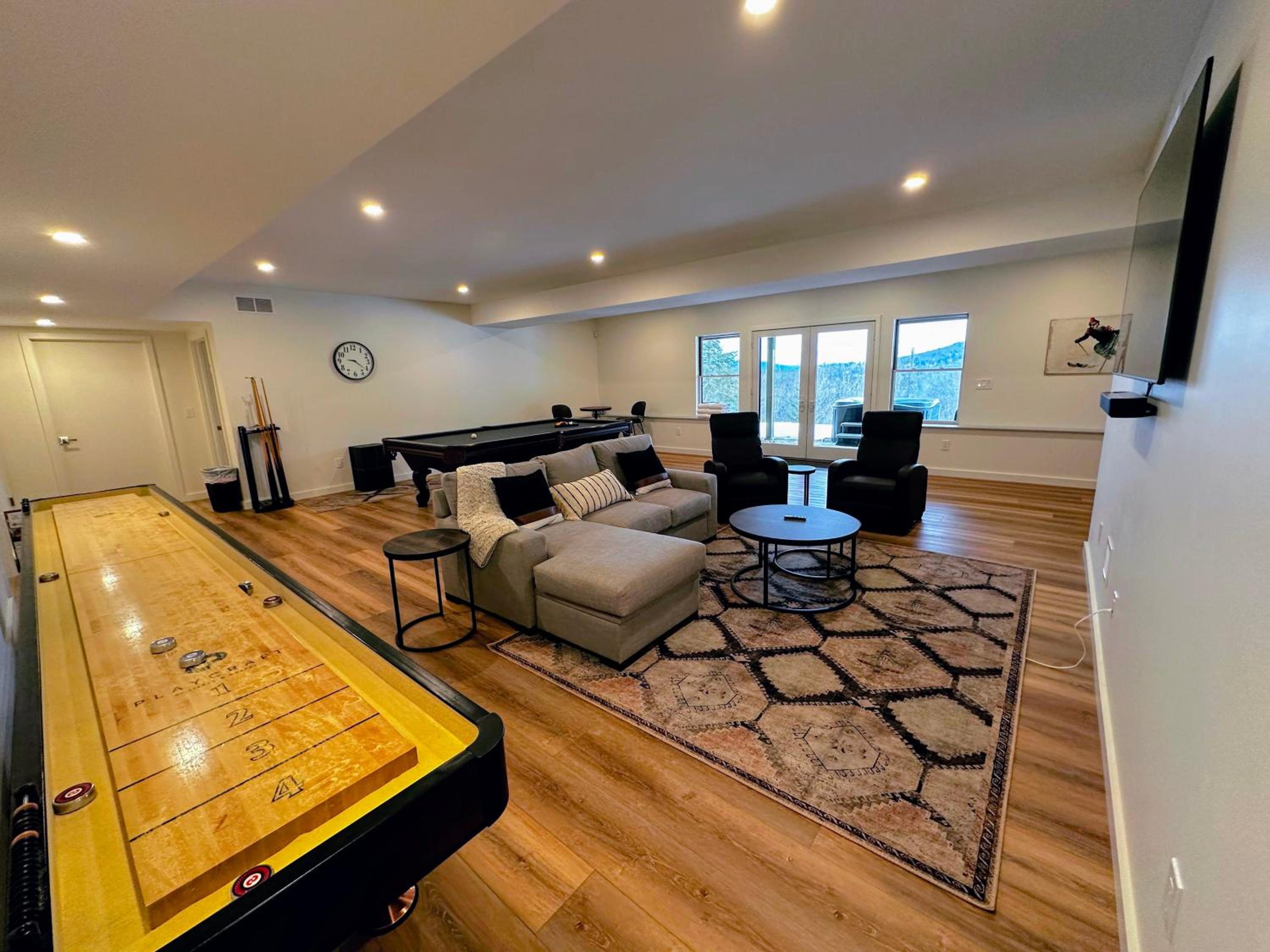 1A Maple Lodge Stunning luxury Scandinavian style home with great views