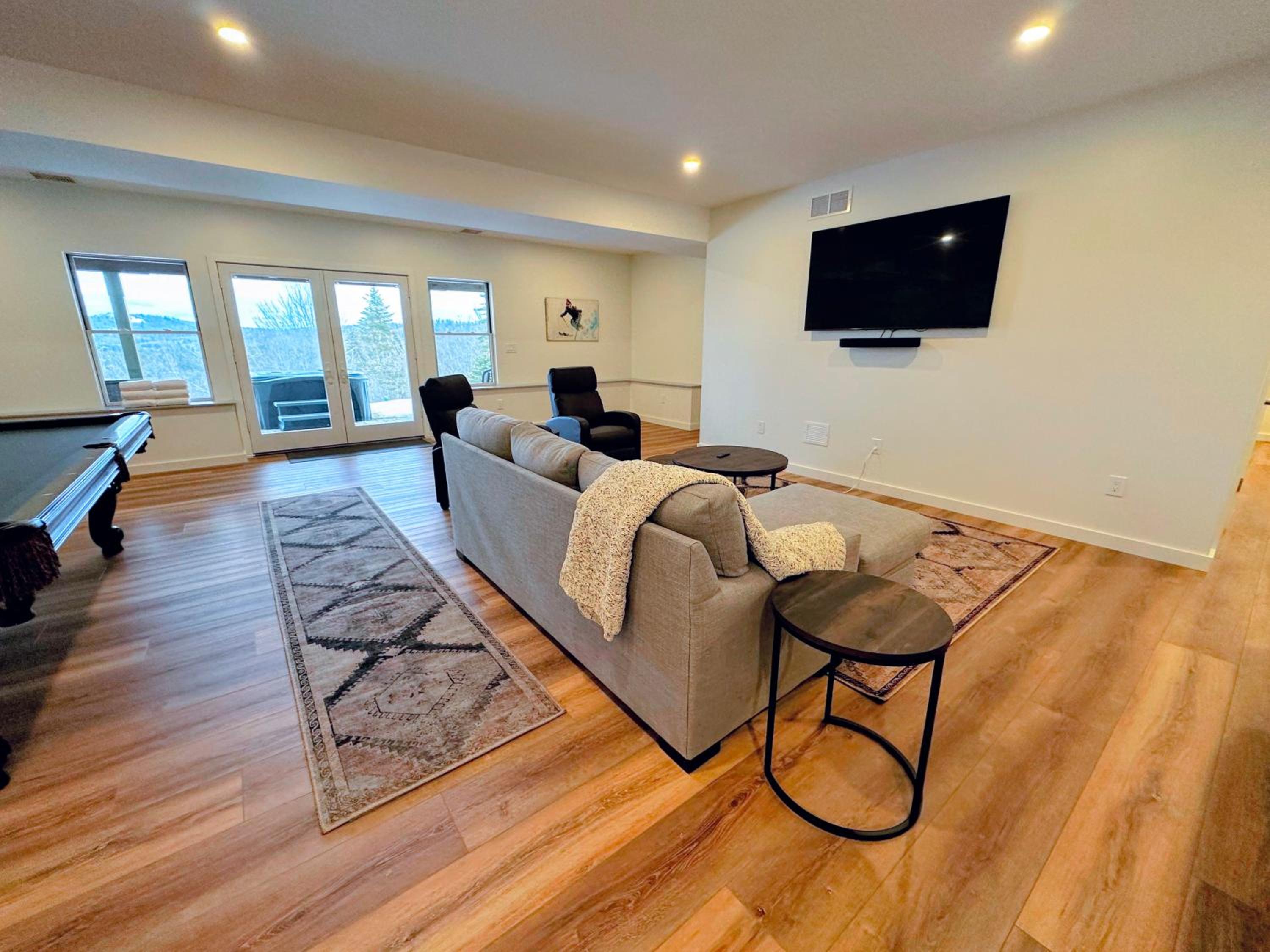 1A Maple Lodge Stunning luxury Scandinavian style home with great views