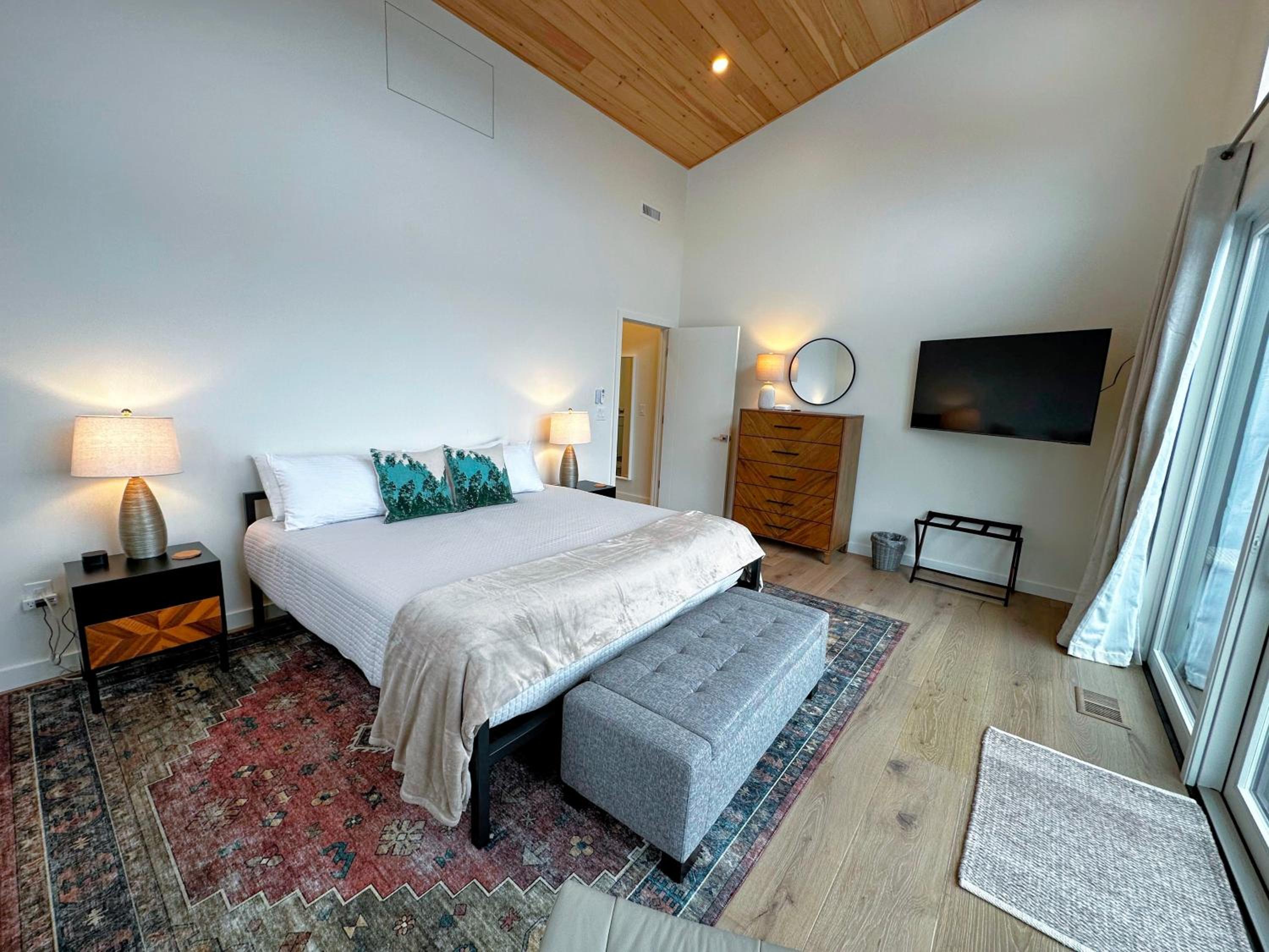 1A Maple Lodge Stunning luxury Scandinavian style home with great views