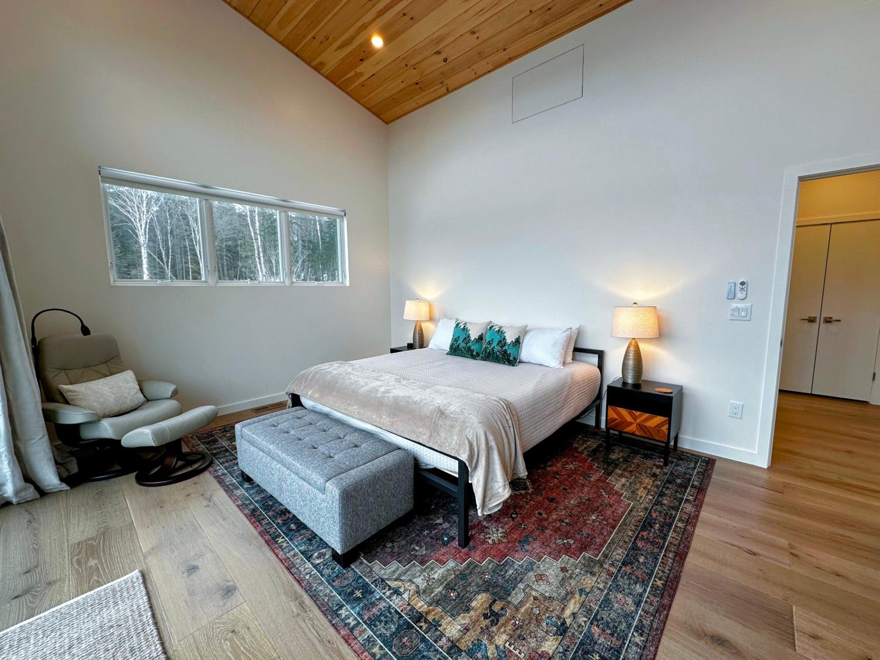 1A Maple Lodge Stunning luxury Scandinavian style home with great views