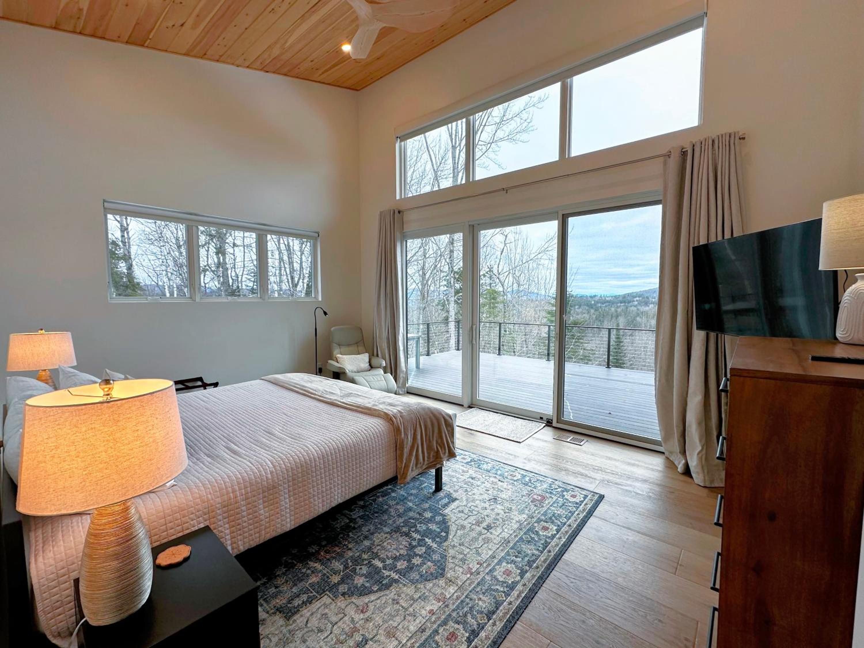 1A Maple Lodge Stunning luxury Scandinavian style home with great views