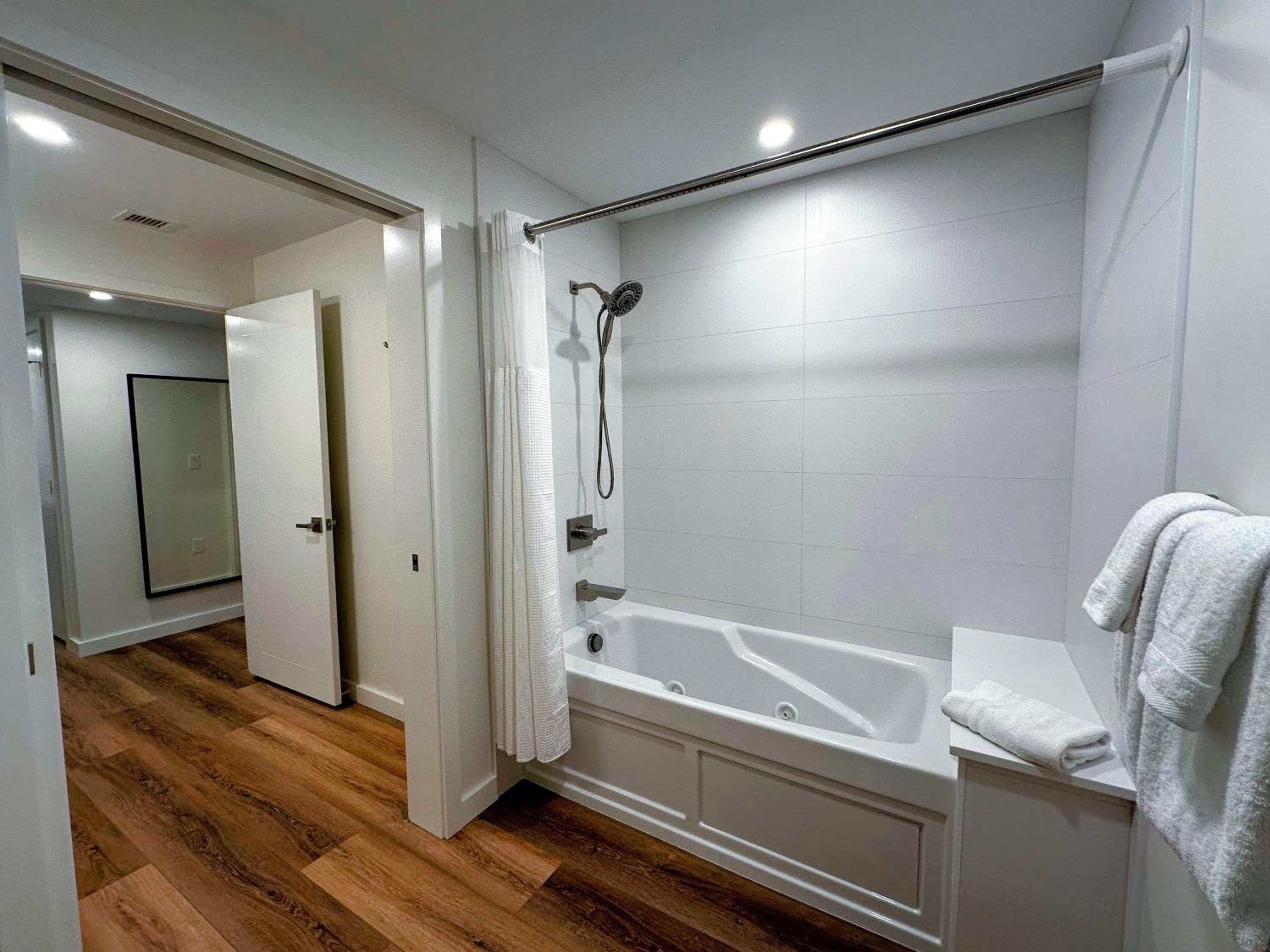 1A Maple Lodge Stunning luxury Scandinavian style home with great views