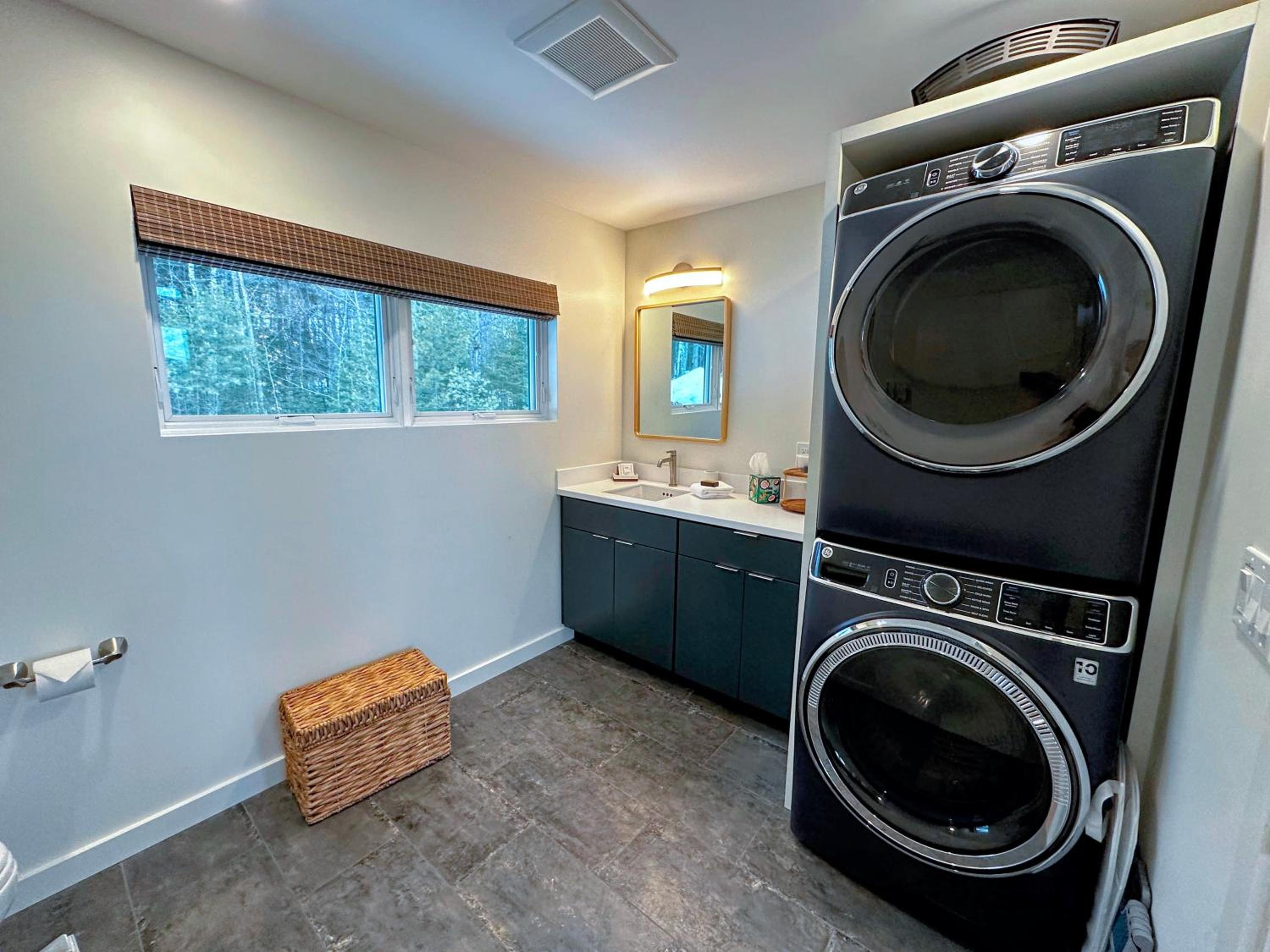 1A Maple Lodge Stunning luxury Scandinavian style home with great views