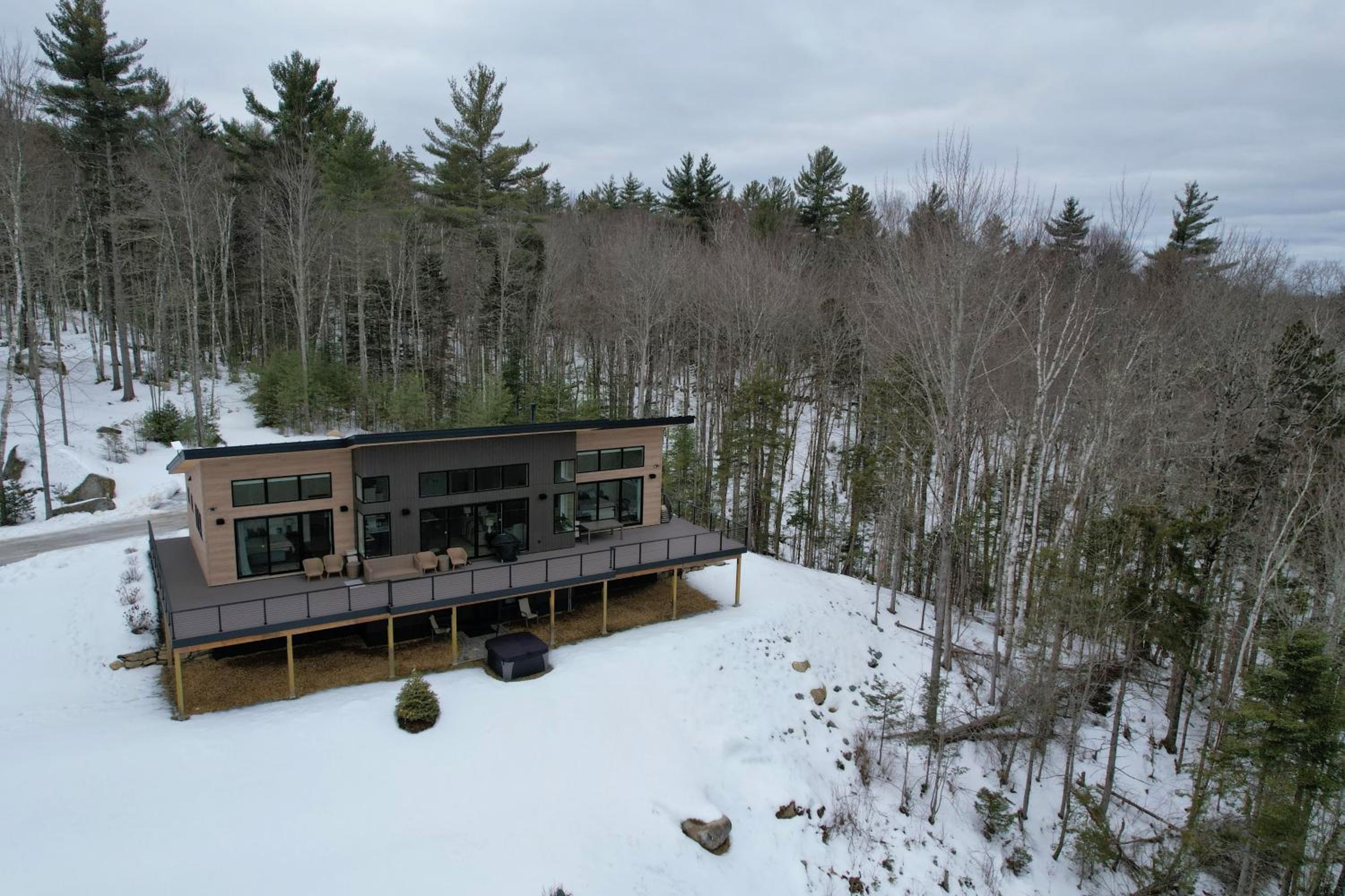 1A Maple Lodge Stunning luxury Scandinavian style home with great views
