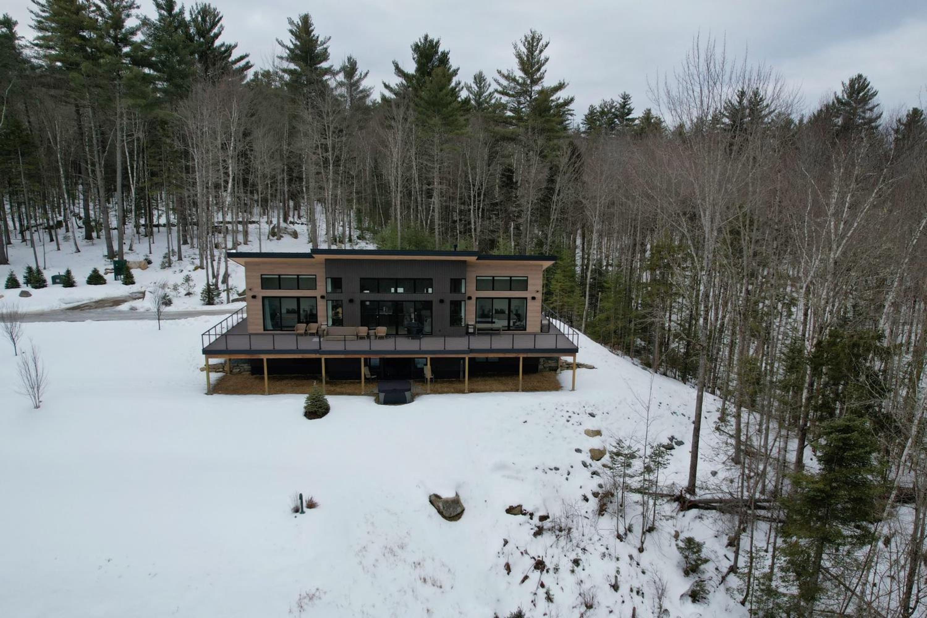 1A Maple Lodge Stunning luxury Scandinavian style home with great views