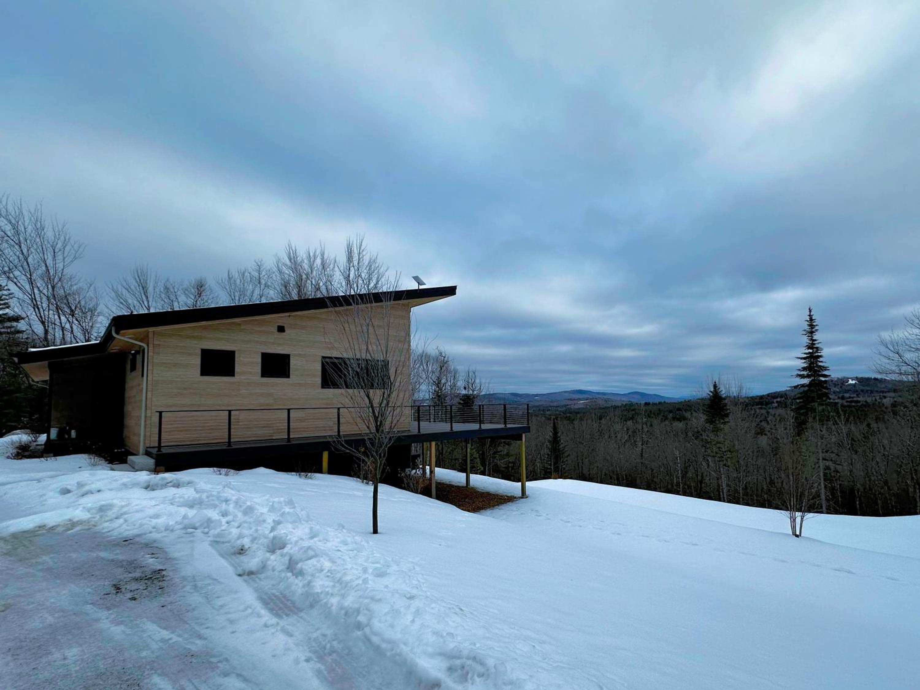 1A Maple Lodge Stunning luxury Scandinavian style home with great views