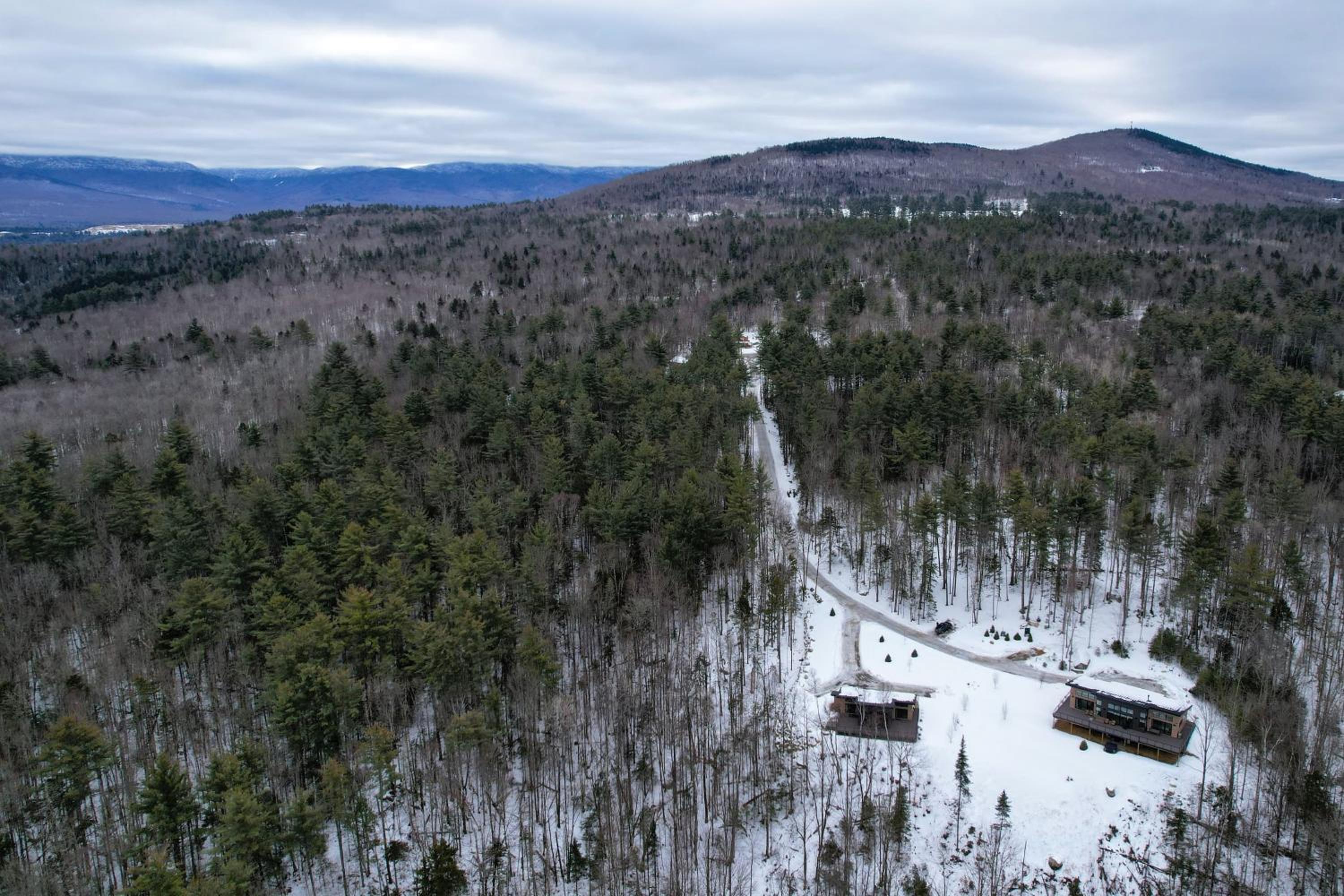 1A Maple Lodge Stunning luxury Scandinavian style home with great views