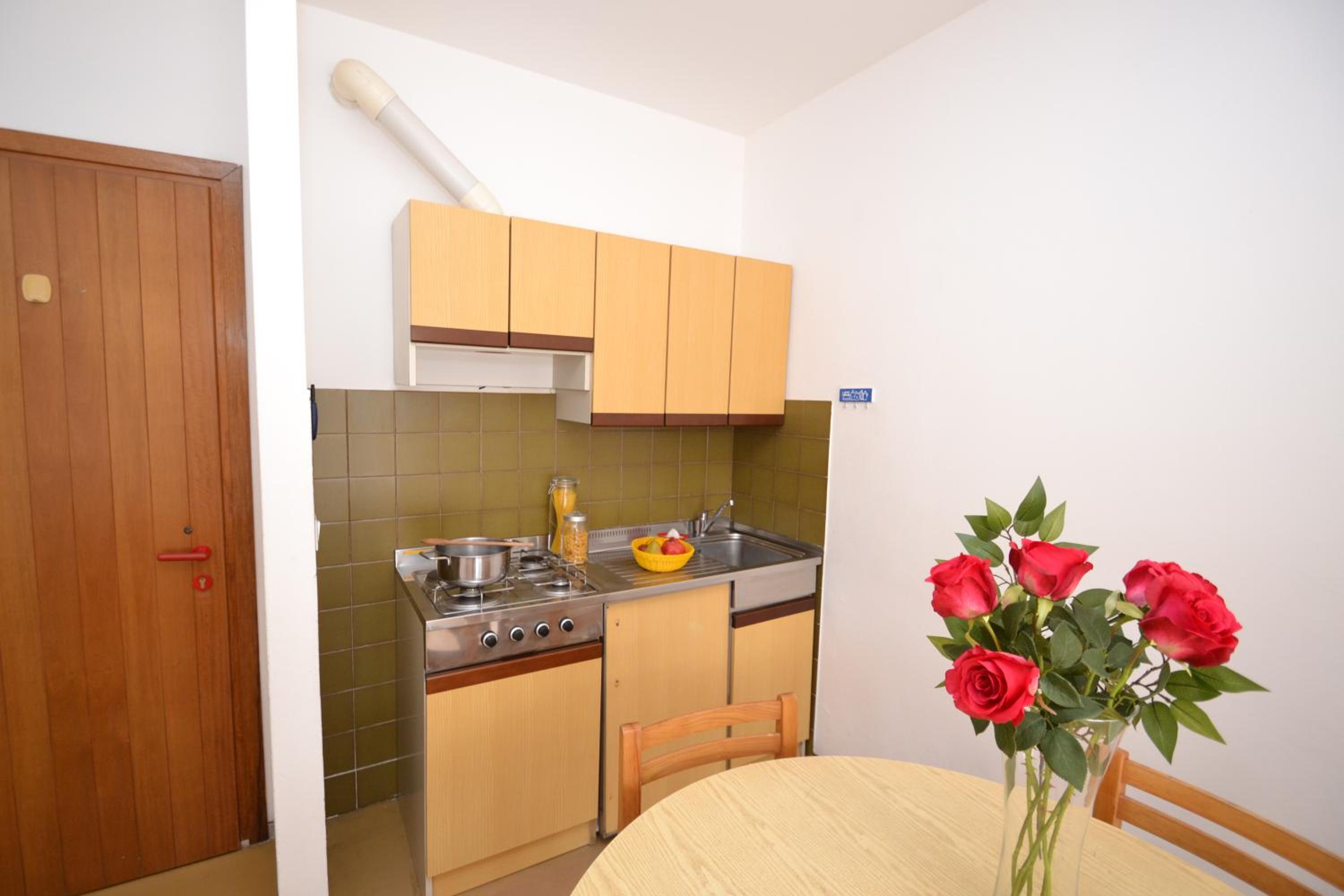 Luminous apartment just next to the beach view 2