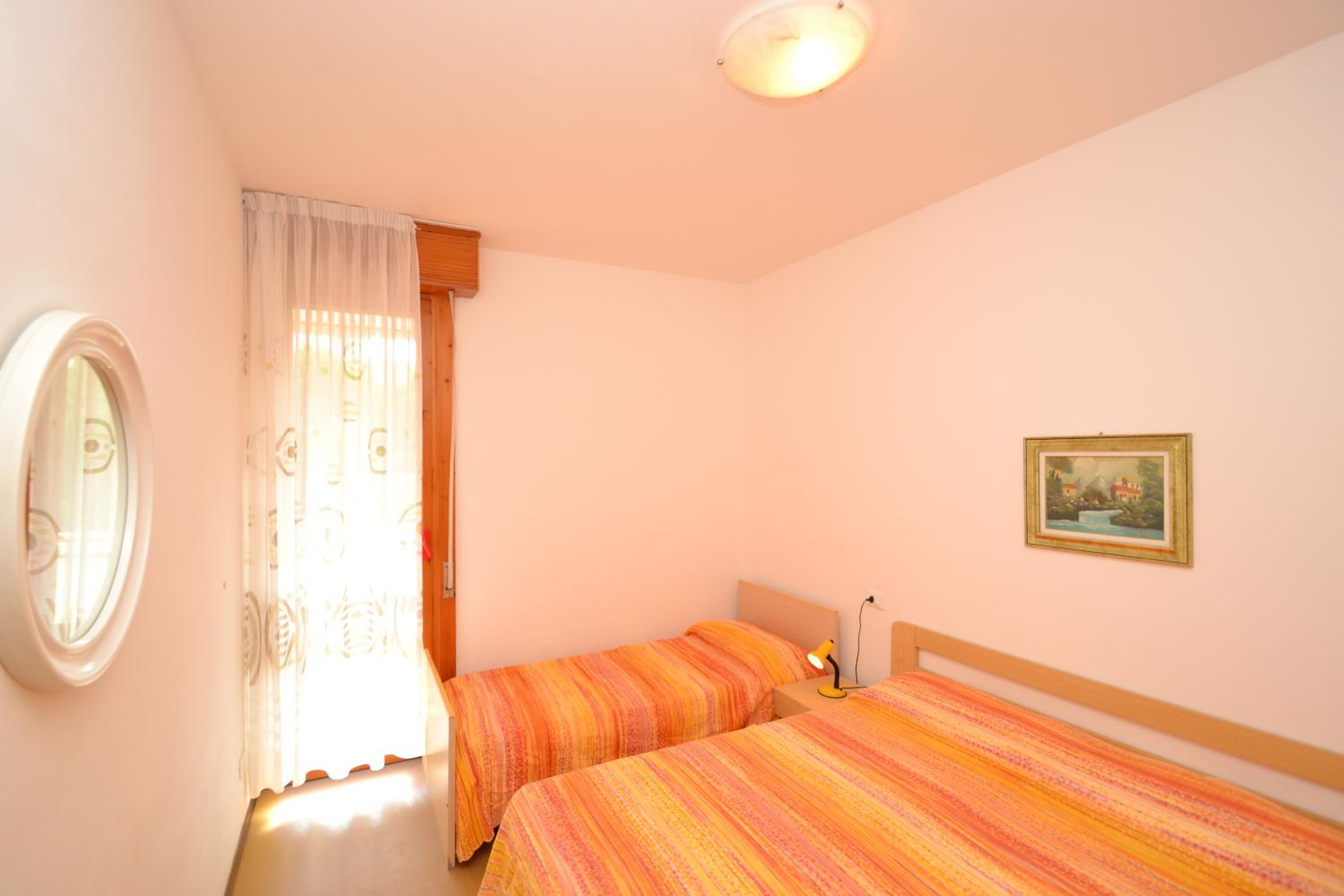 Luminous apartment just next to the beach view 4
