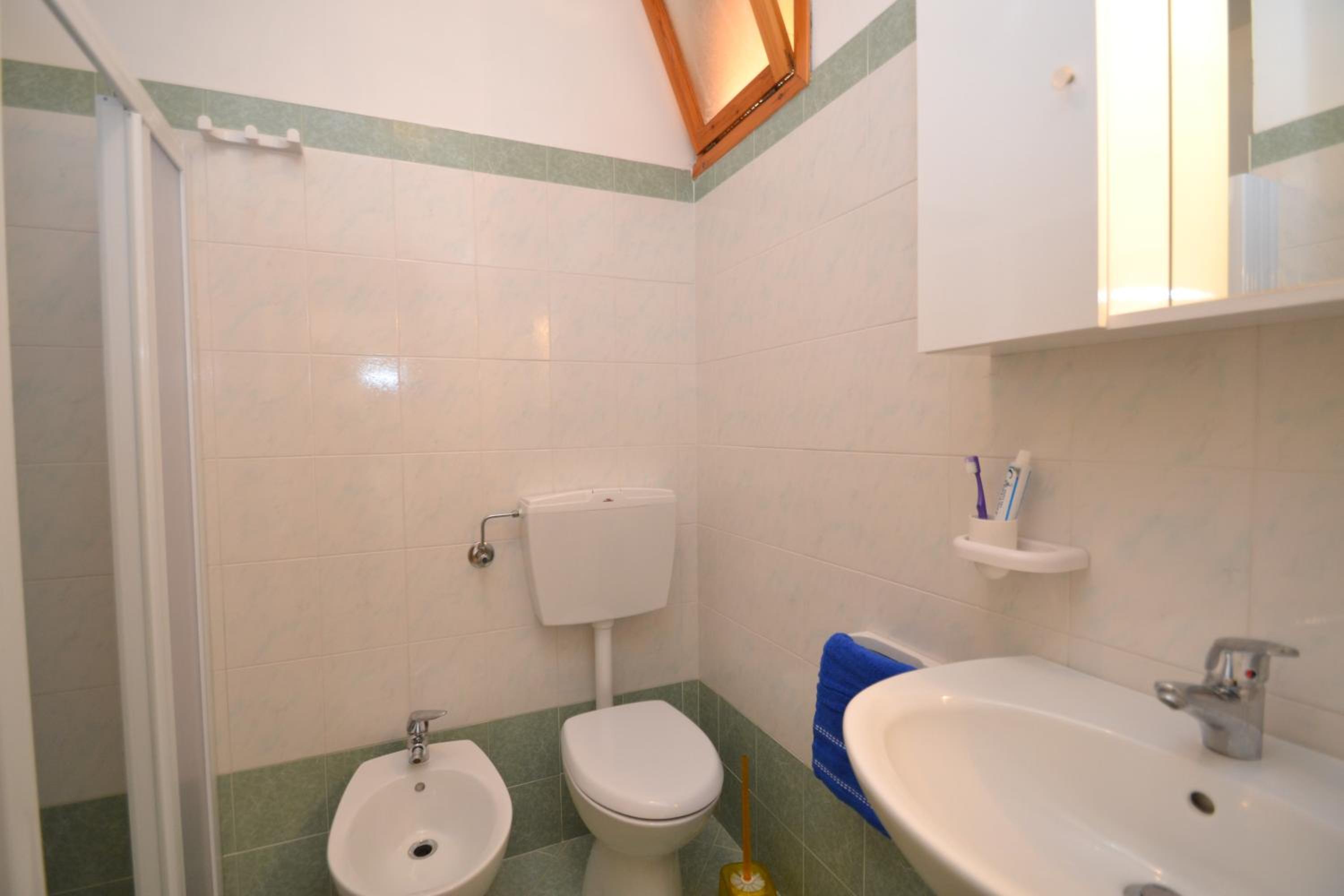 Sunny apartment right by the beach view 4