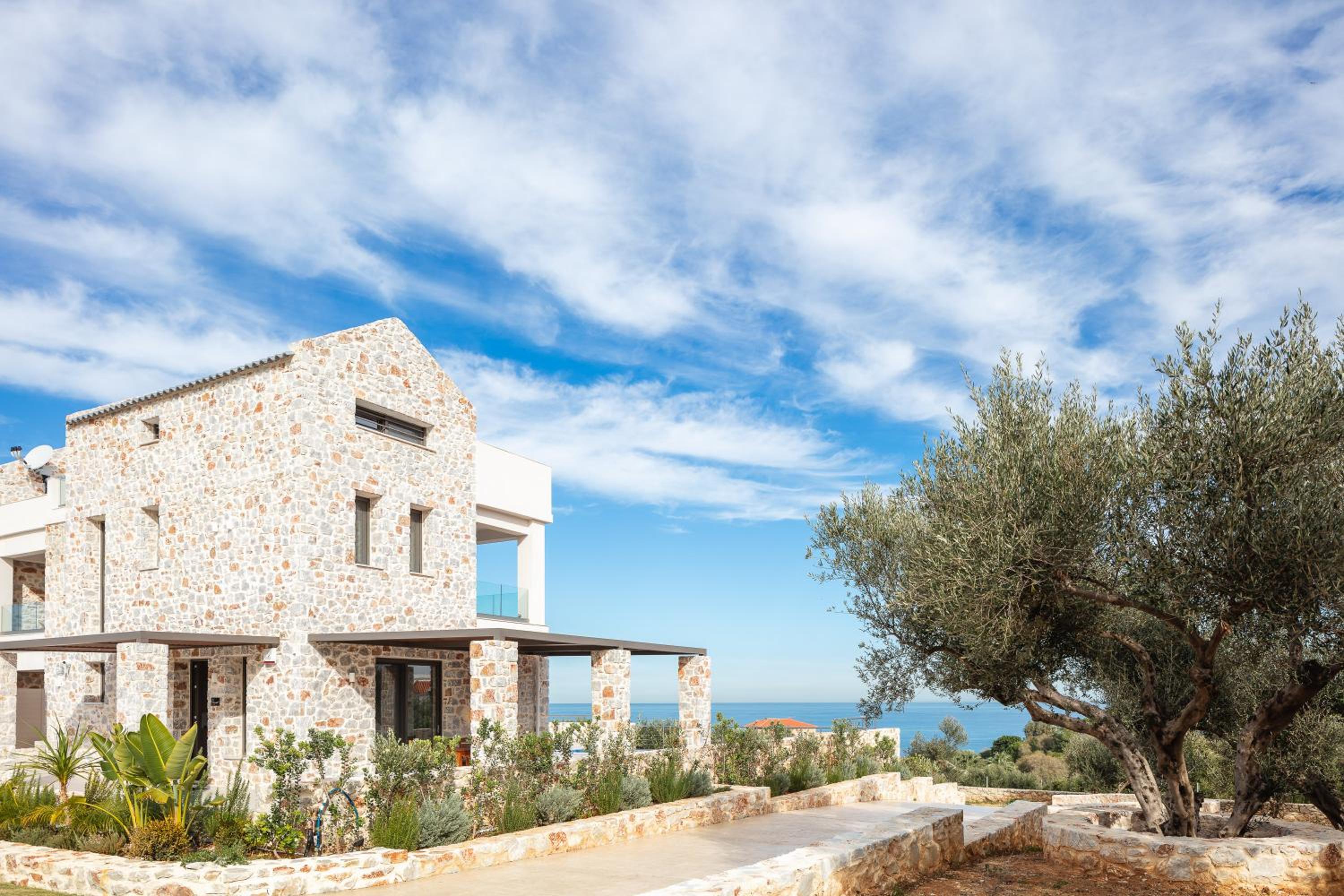 Oinolithos Luxury Villas