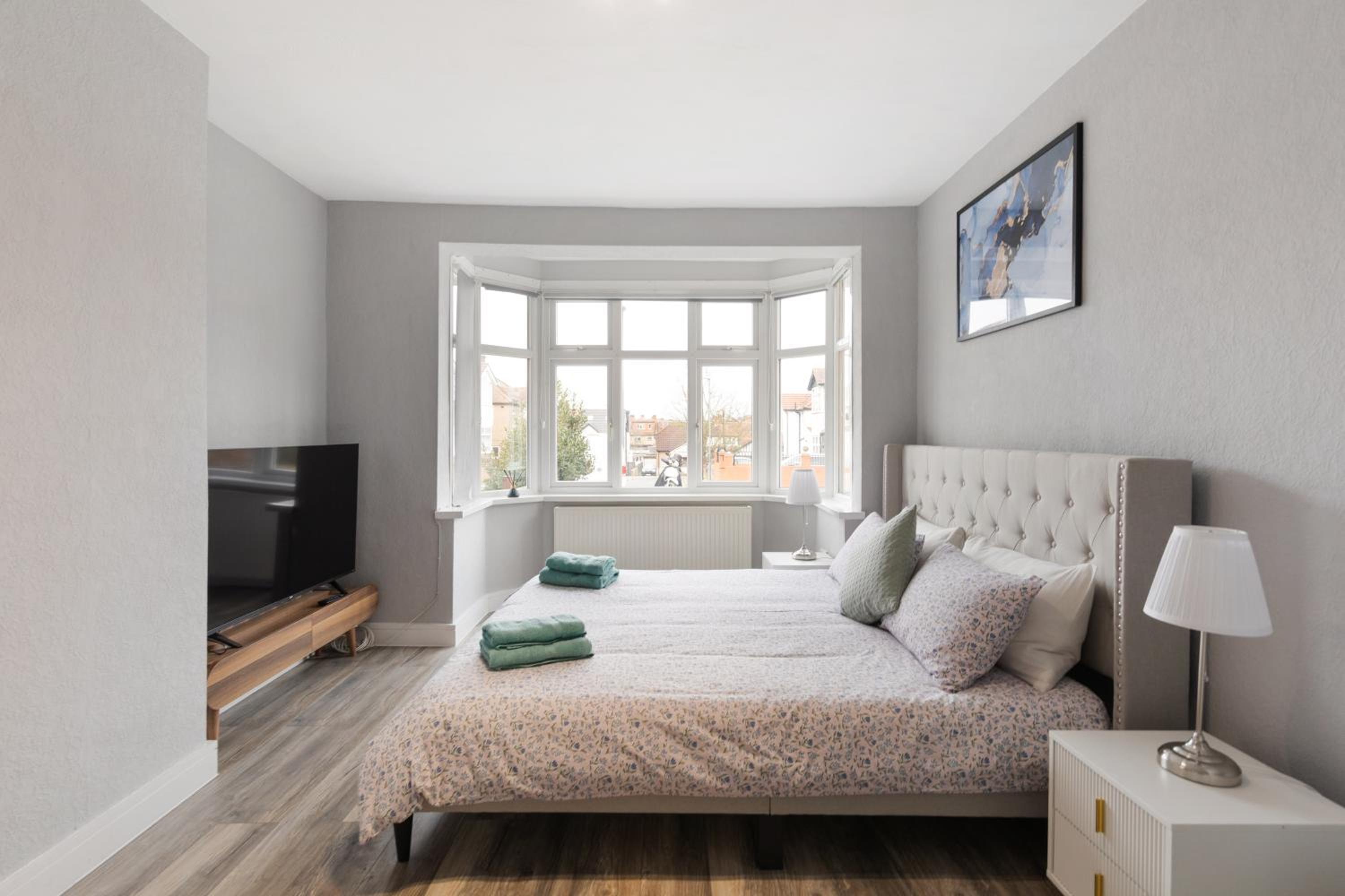 Edgware Oasis: Modern Haven near Tube & Park view 2
