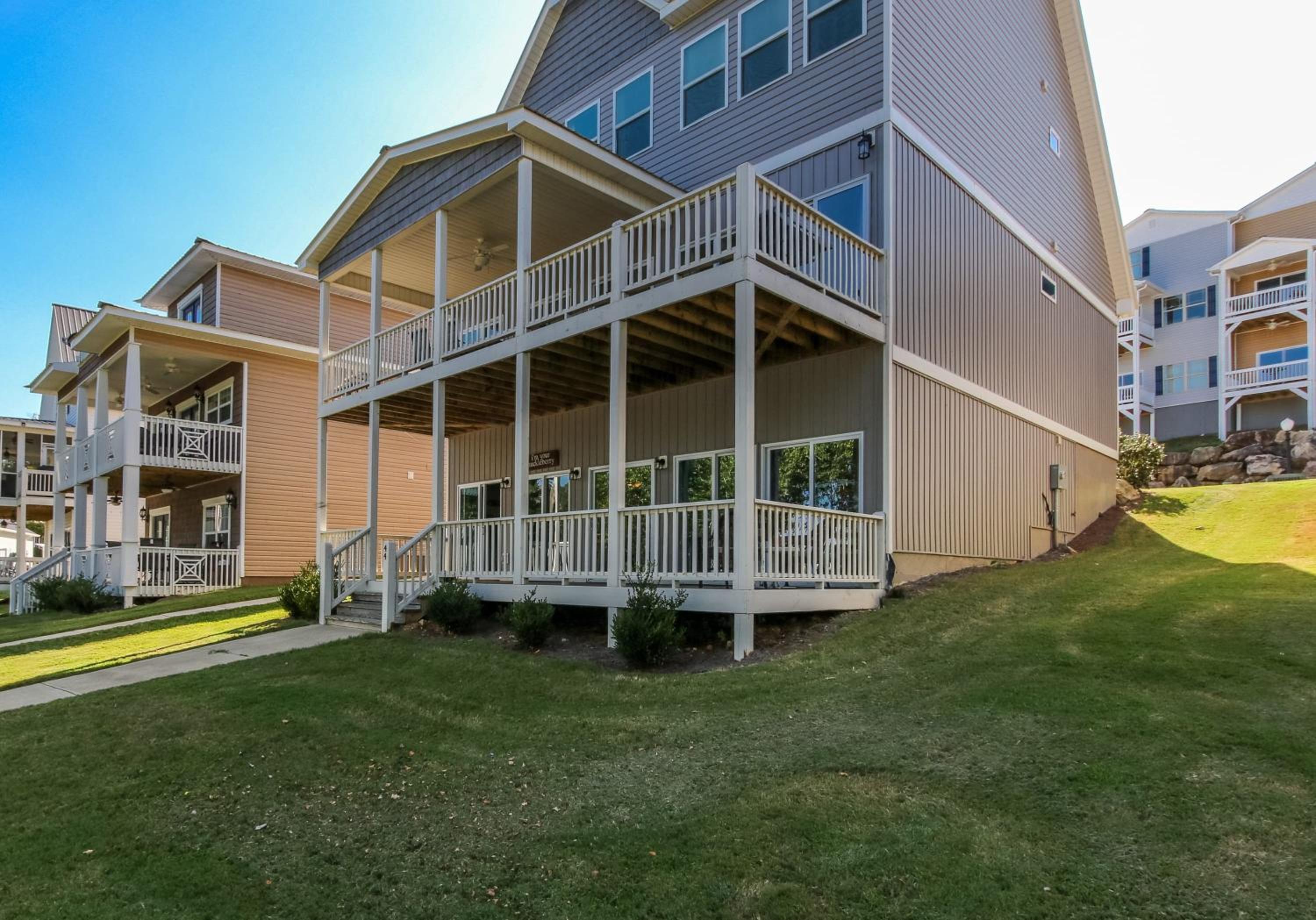 House #44 Dock Holiday (no pets) Lakefront Private Boatslip view 3