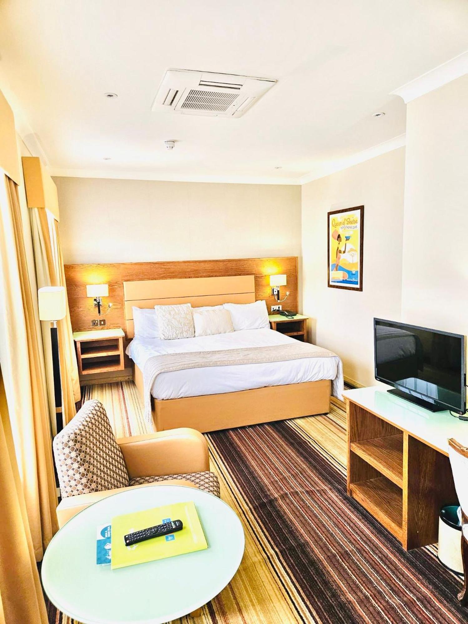 Prom Hotel