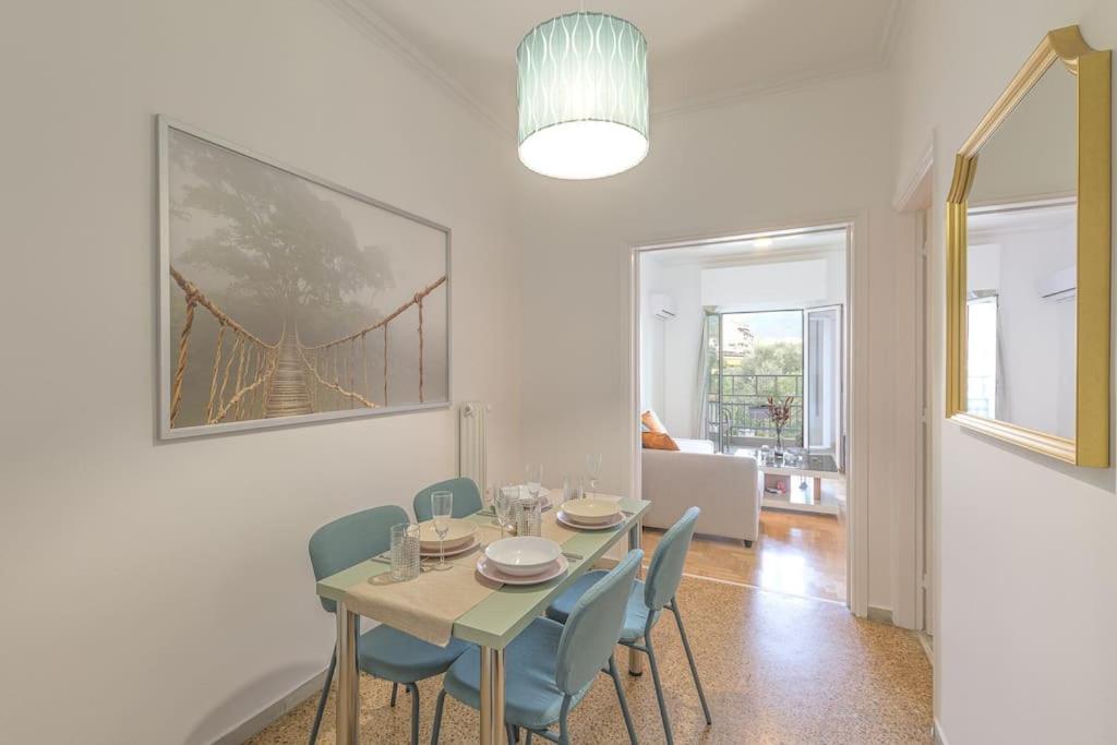 Sunny Central Luxury 50 sm with balcony view 4th floor photo 5