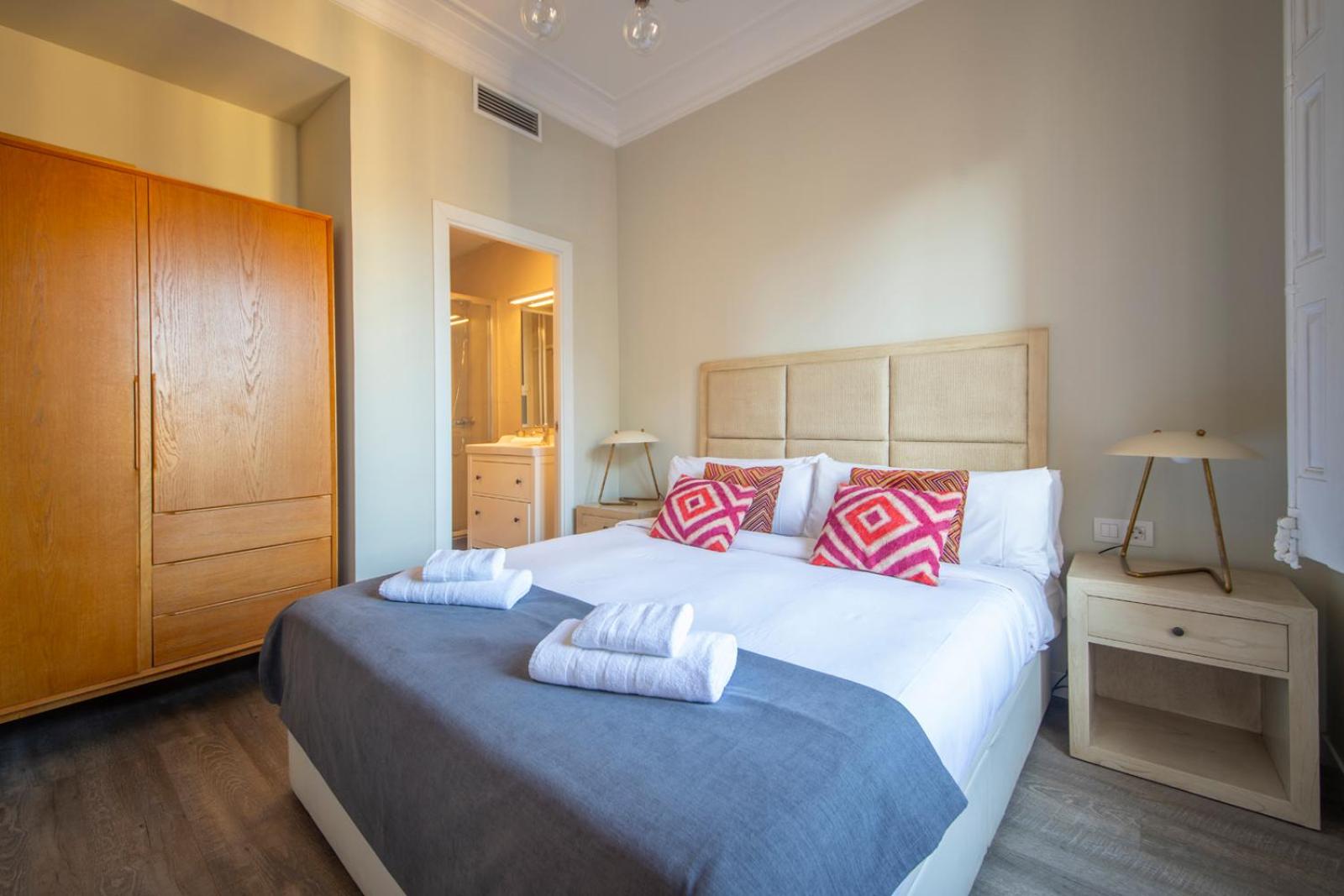 You Stylish City Center Apartments