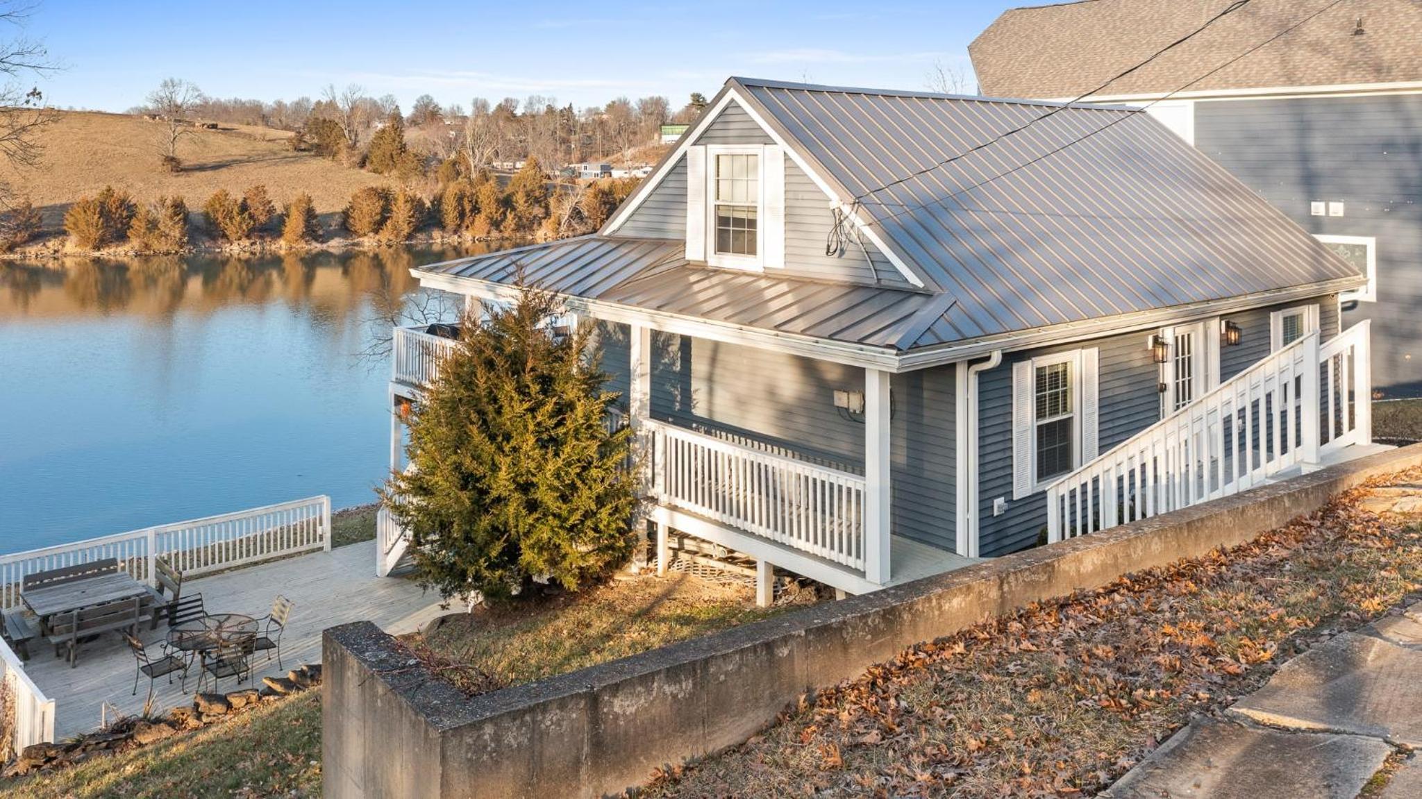 Lakefront, Private Covered Dock, Huge Balconies view 4