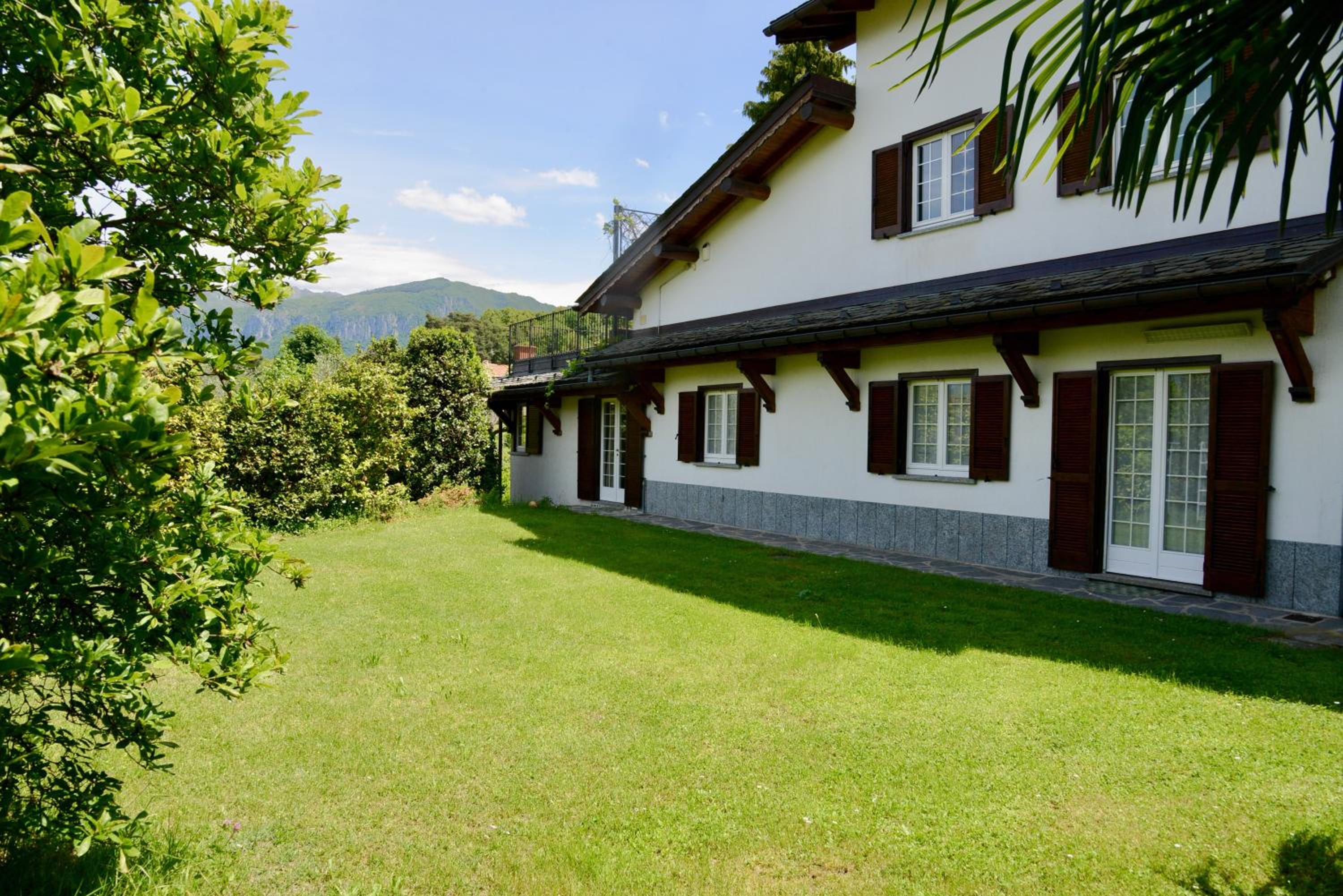Villa Marena: vista lago, giardino, parcheggio