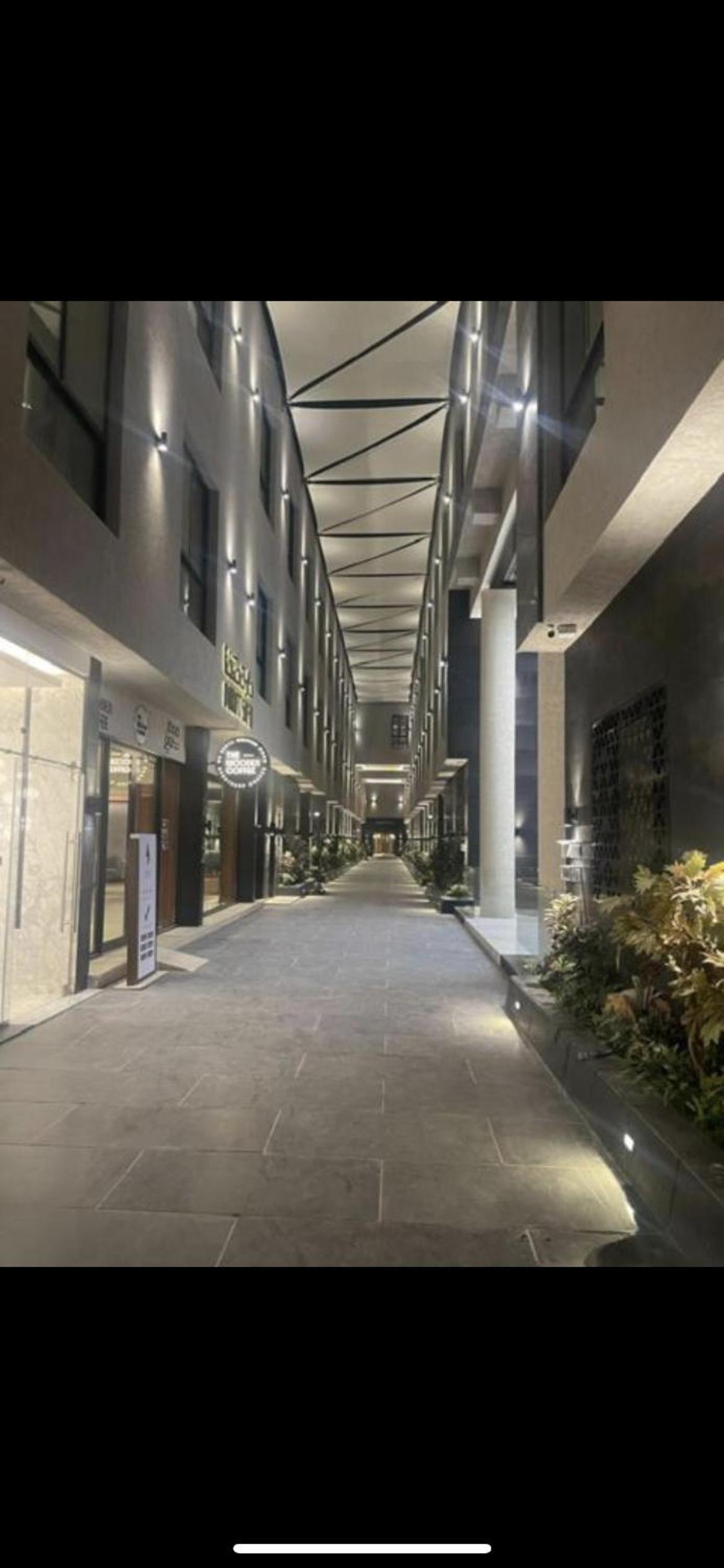 Luxy 2BD apartment near The BLVD