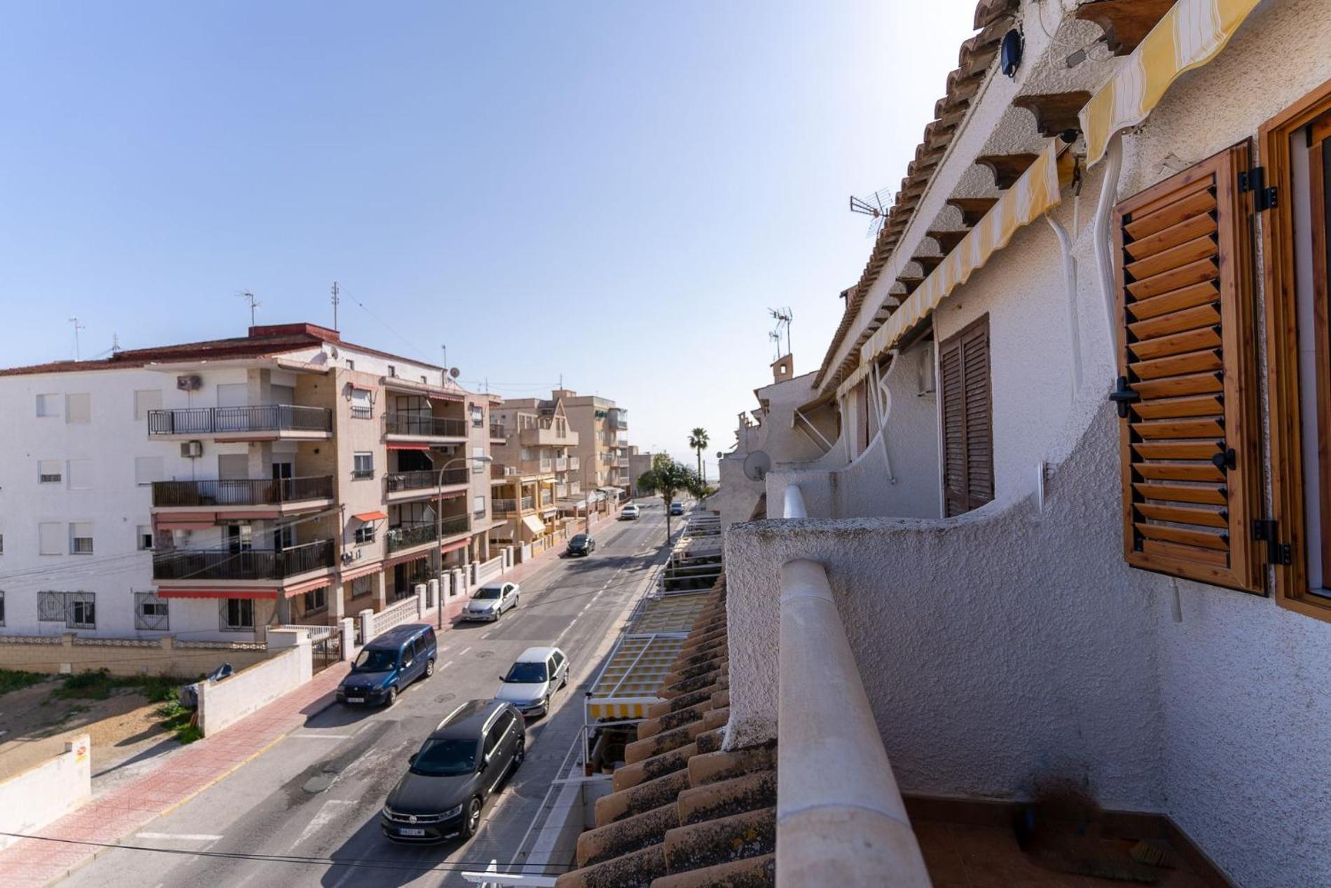 rentafive - 8pax - Terraza - 1min playa photo 2