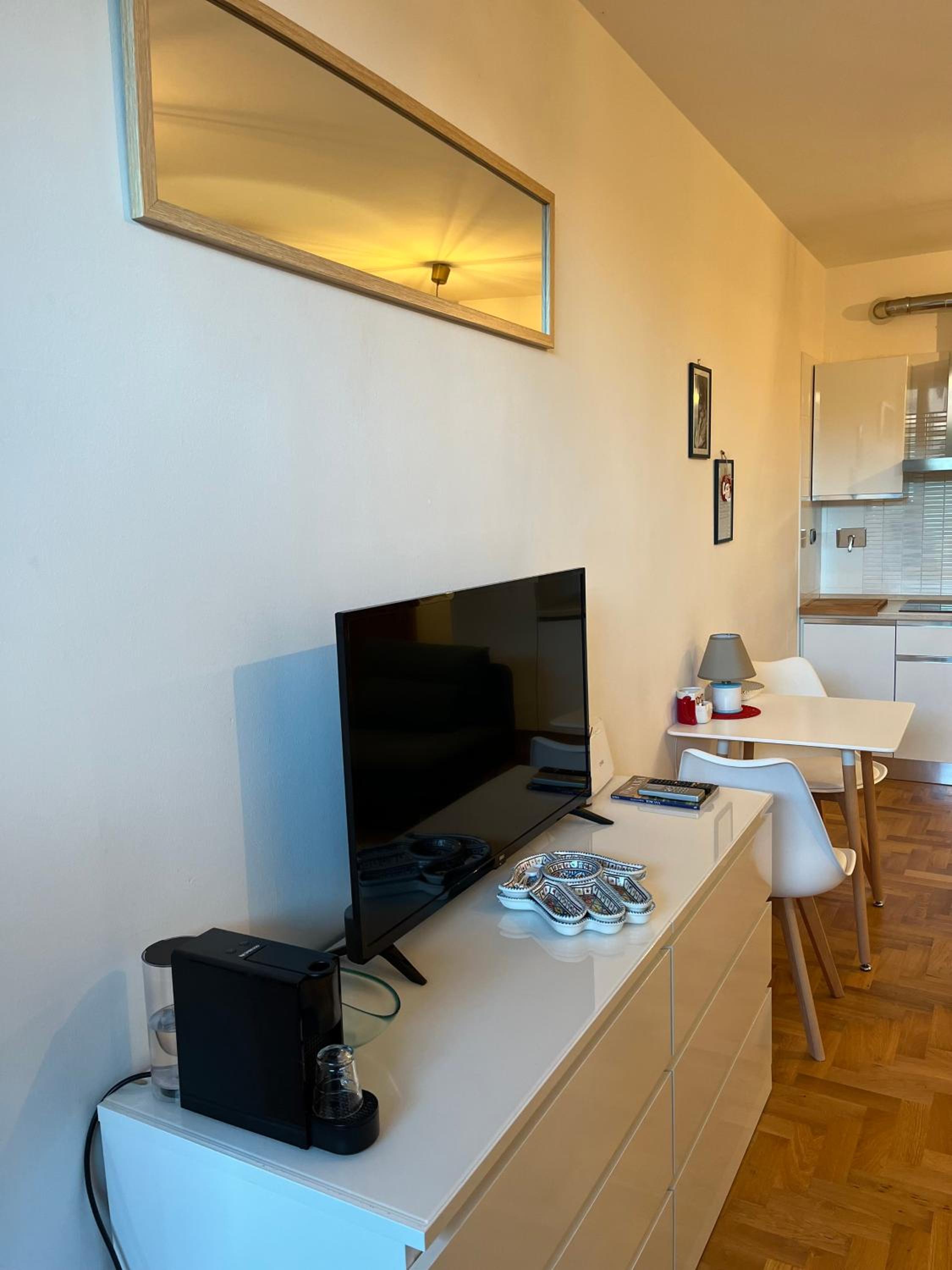 Marcus Modern Apartment