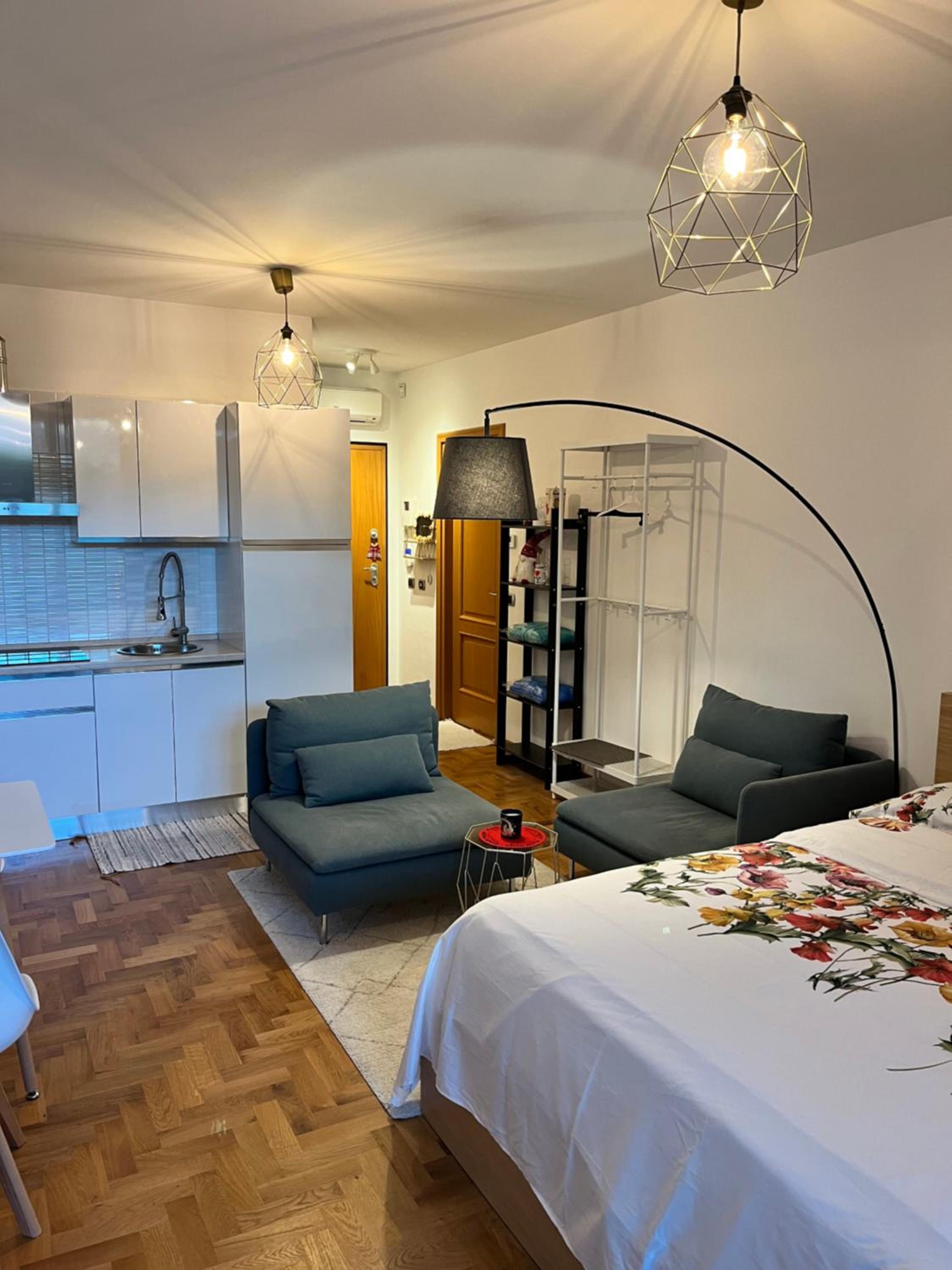Marcus Modern Apartment