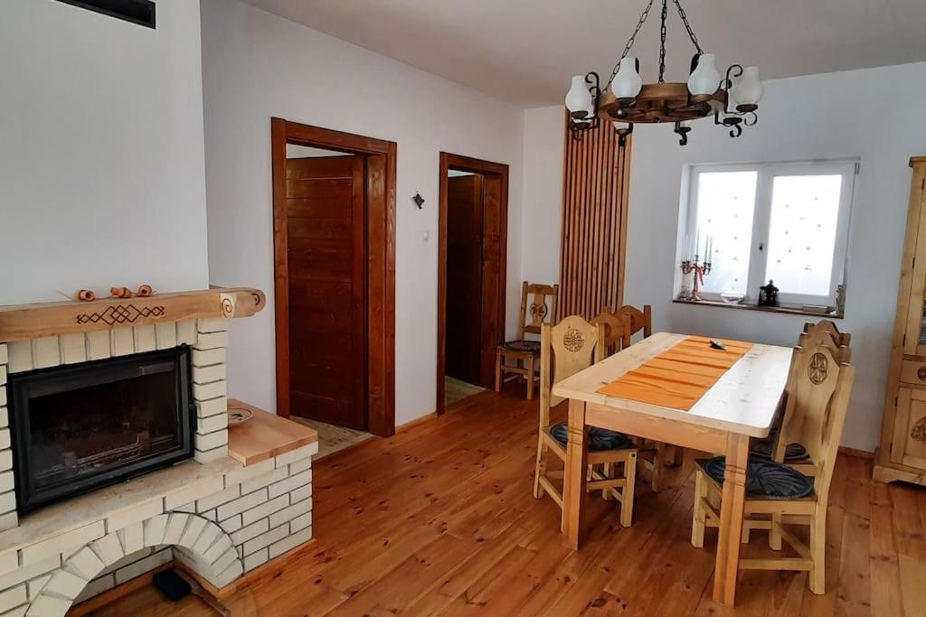 Mura House
