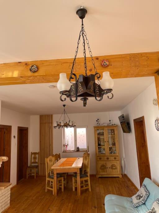 Mura House
