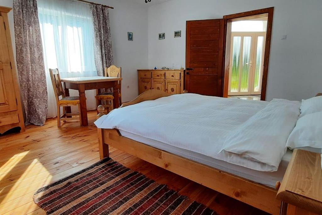 Mura House