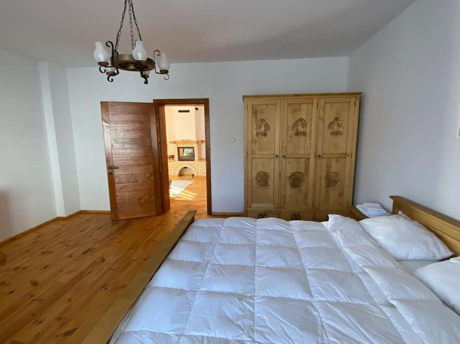 Mura House