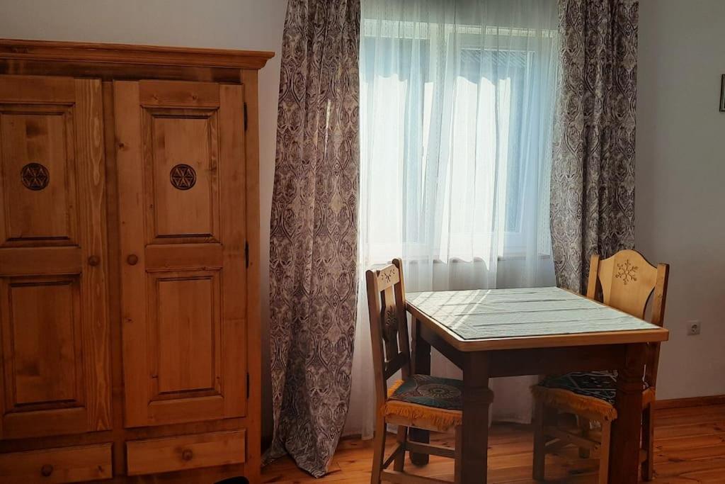 Mura House