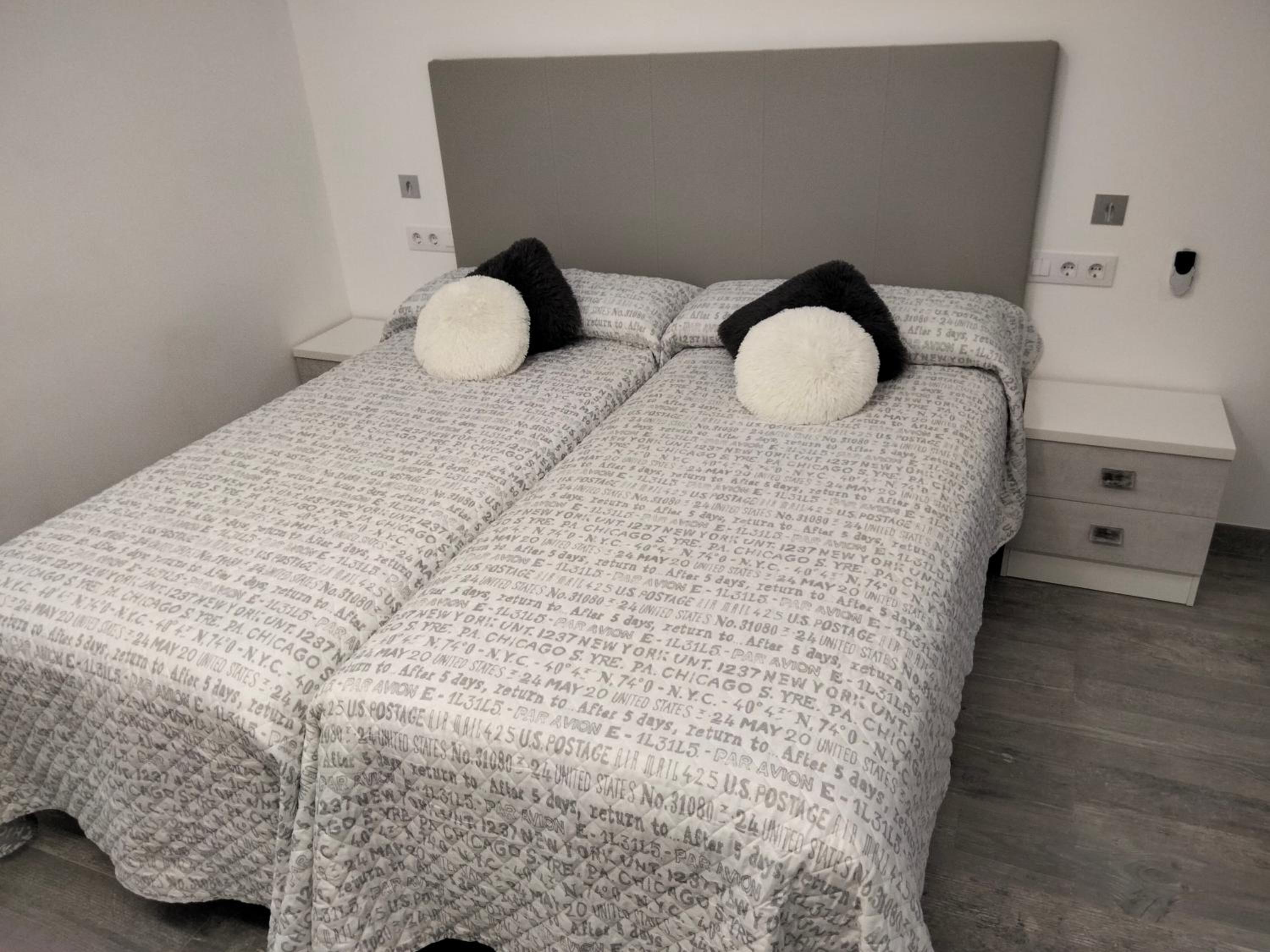 Loft La Calahorra con posibilidad de aparcamiento Pregunta por el PACK MÁS AMOR photo 4