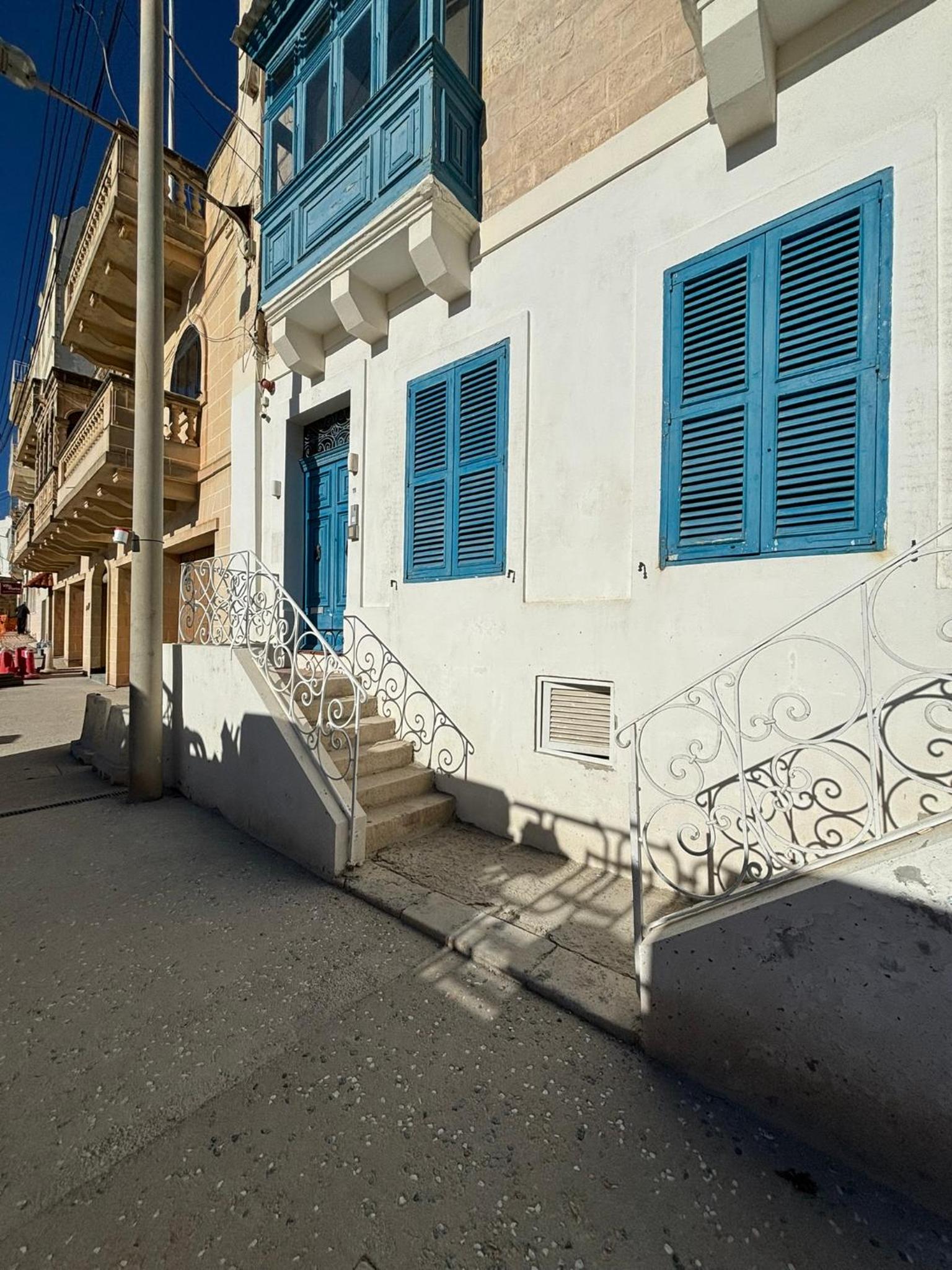 Traditional Maltese Sea View Apartment