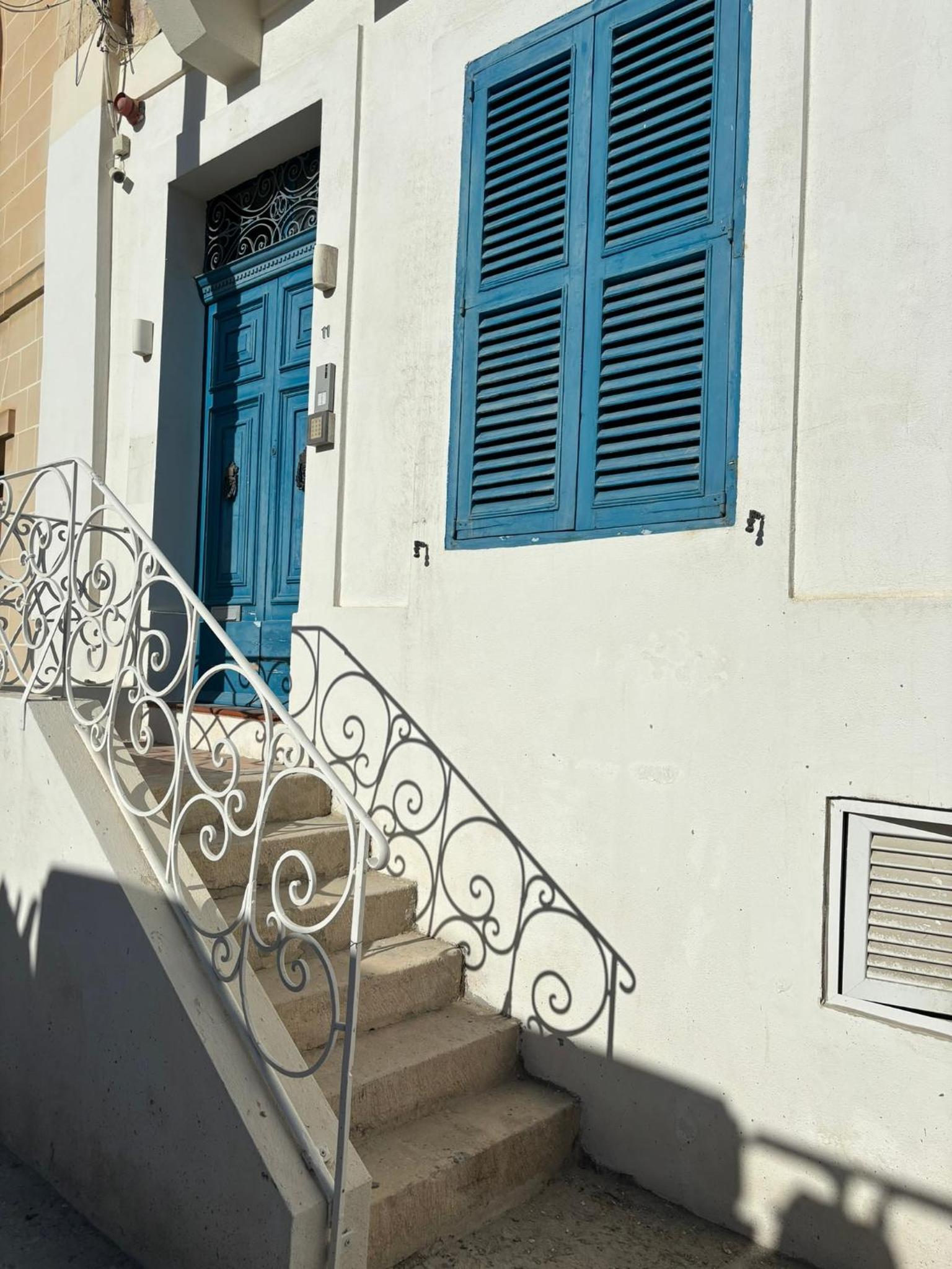 Traditional Maltese Sea View Apartment