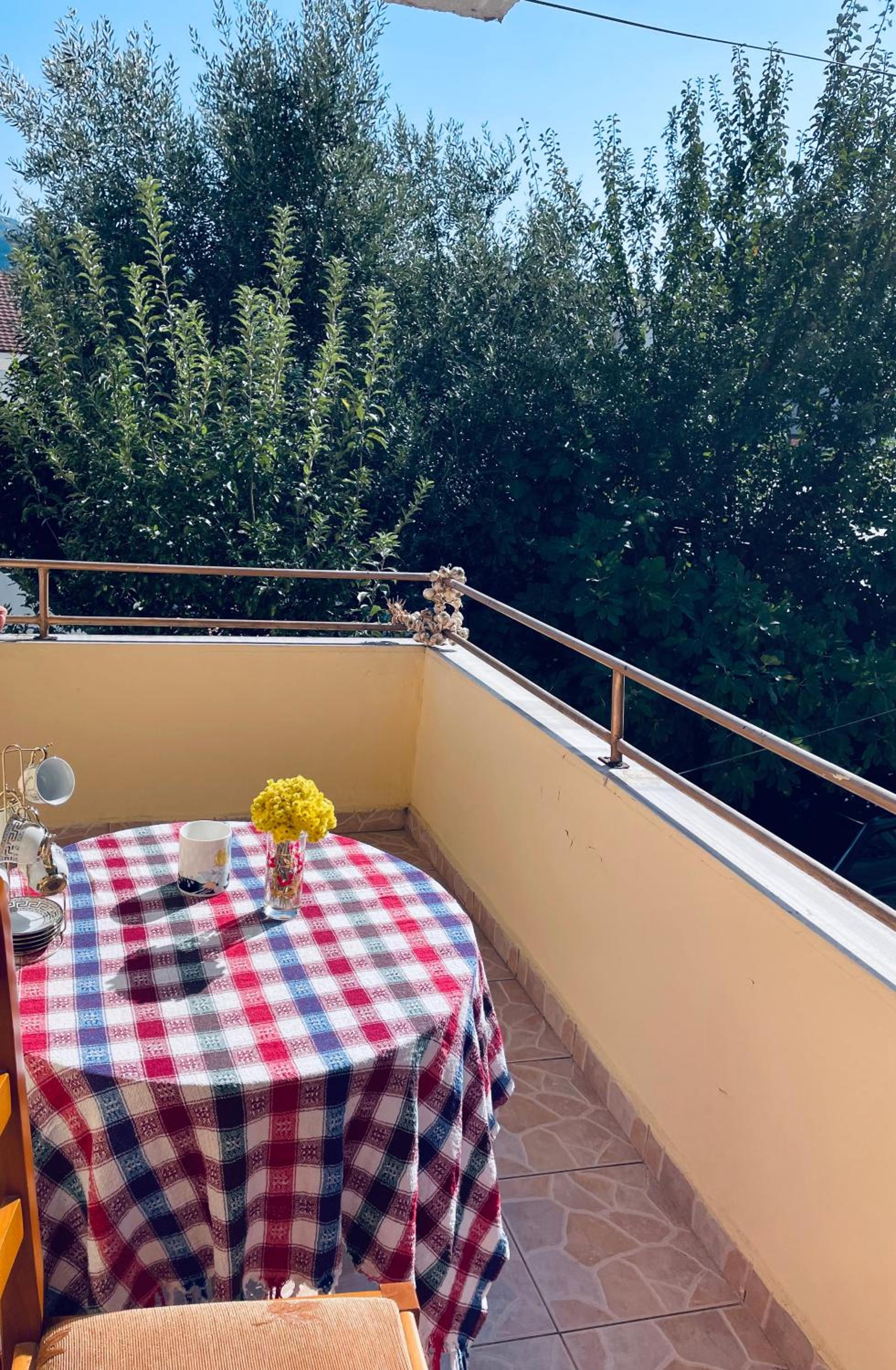 Empire Apartments photo 2