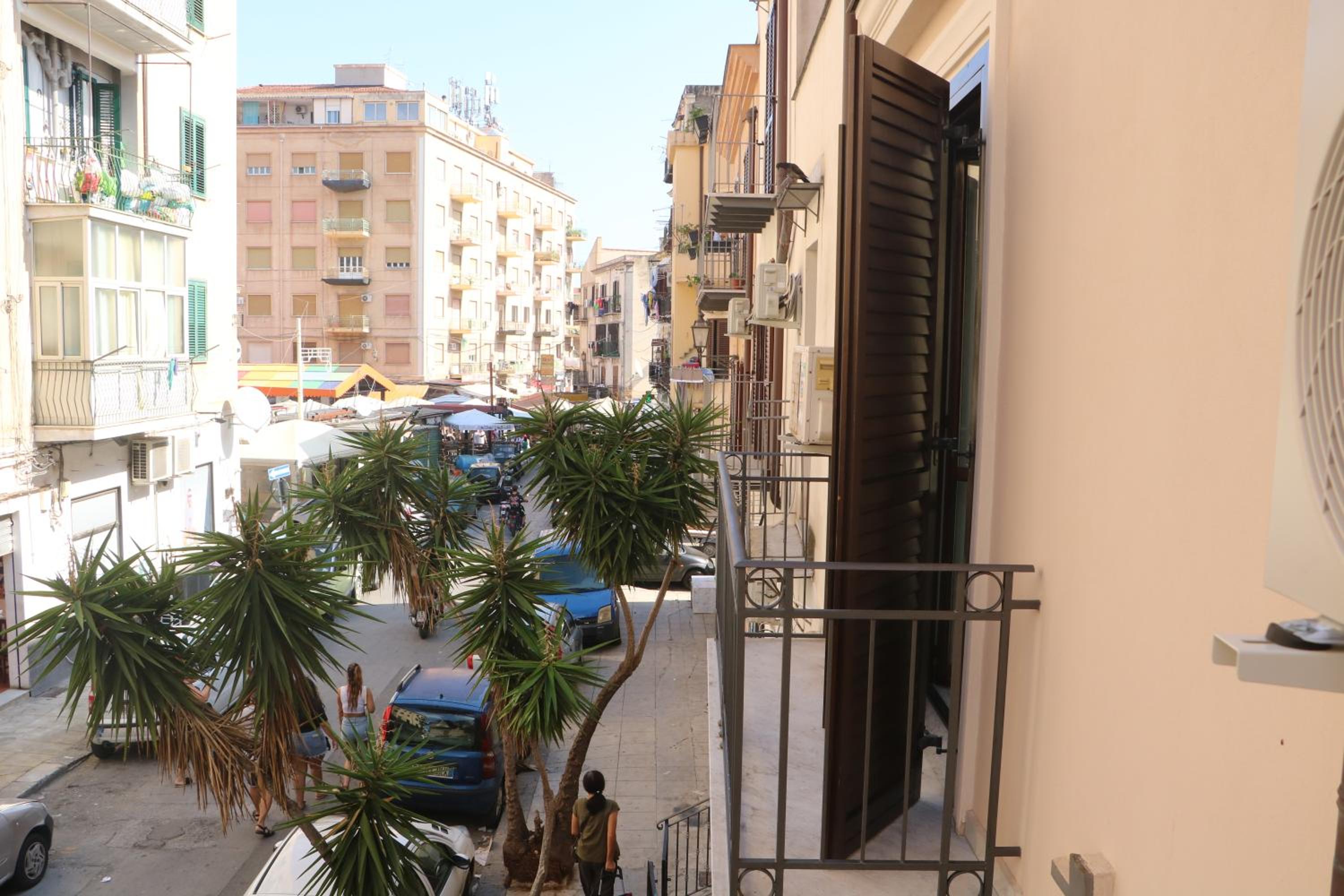 Appartamento nel centro storico di Palermo -Lulyani Holiday House view 5