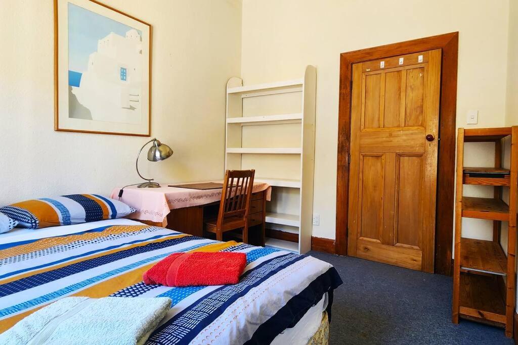 Entire 4 bedroom Villa, Nelson City view 3
