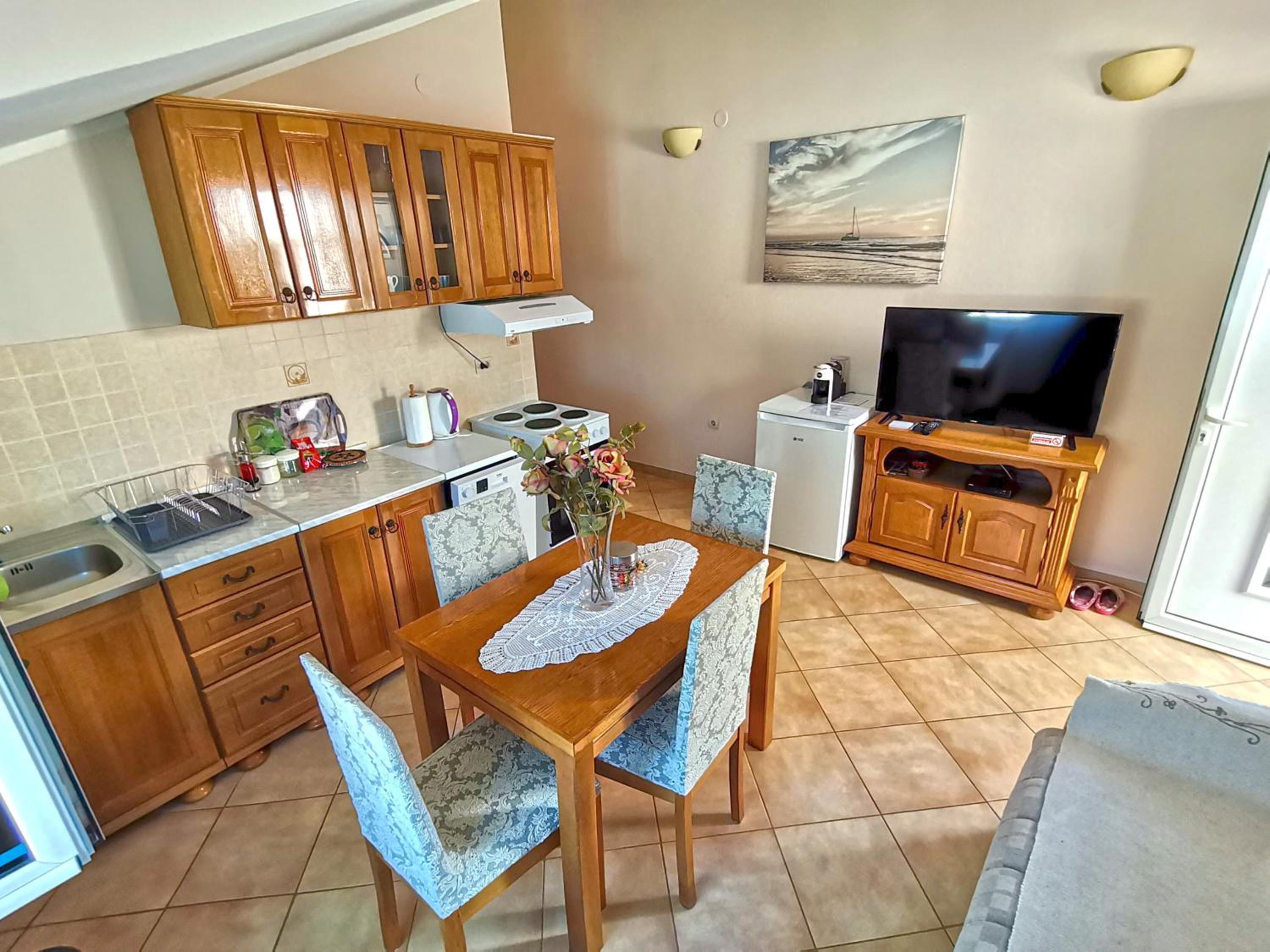 Apartmani Kenova 4 view 5