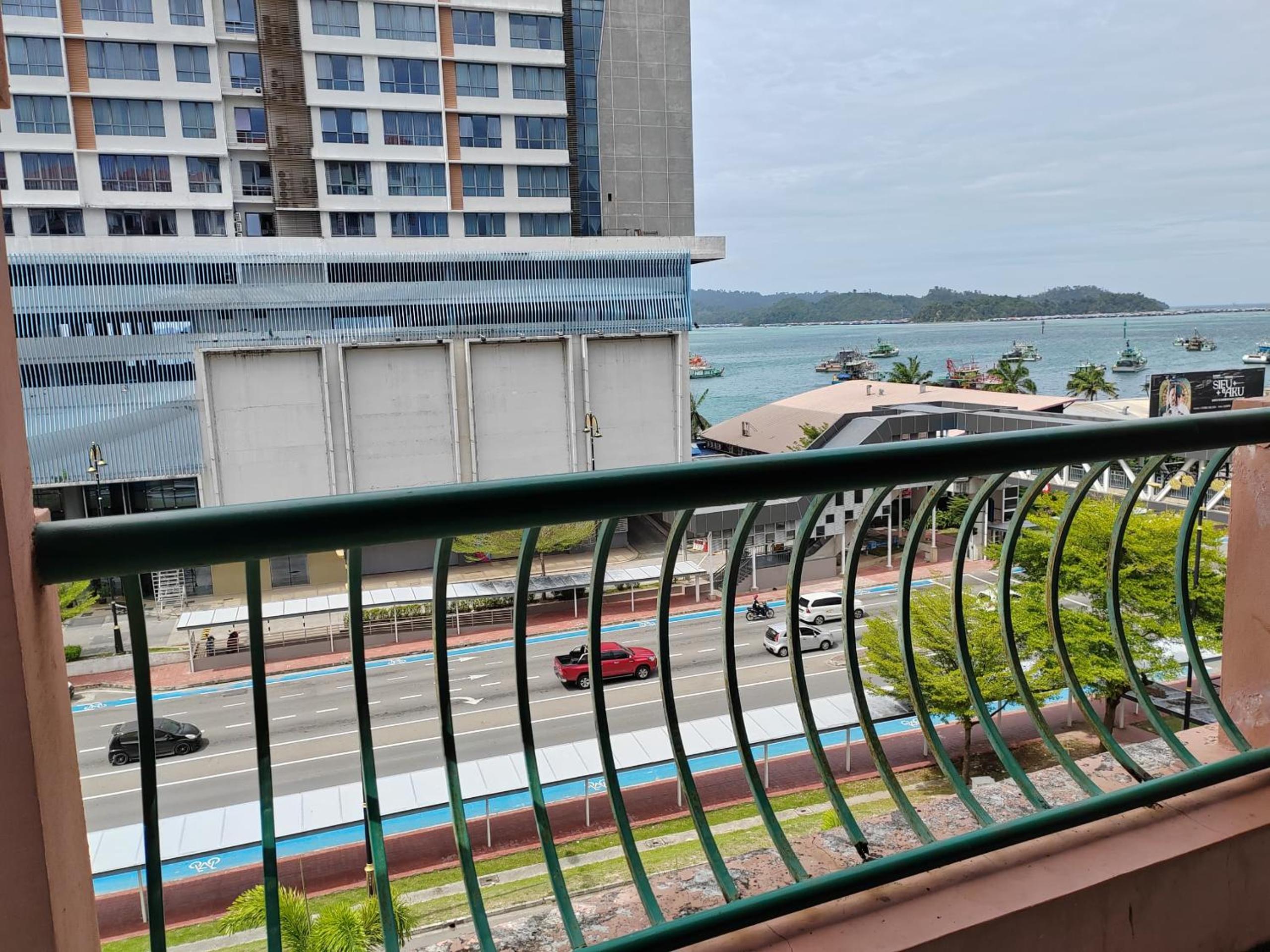 Ber-Santai at Marina Court