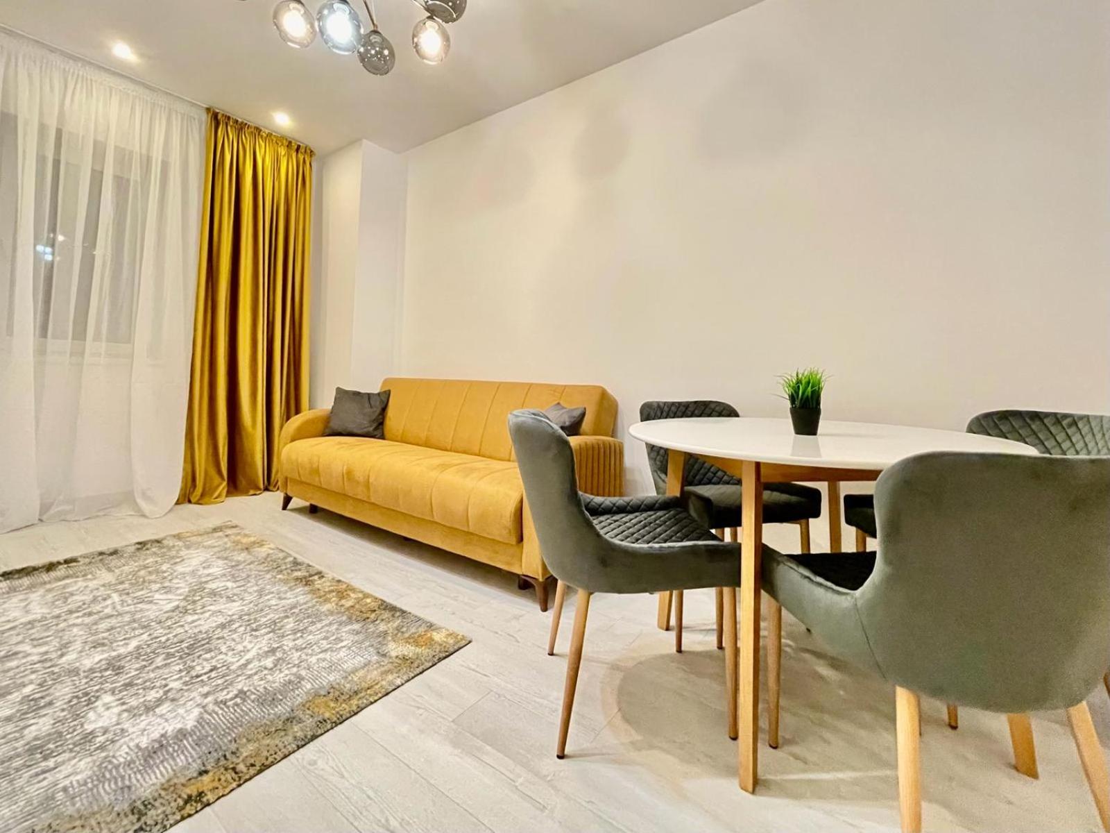YamaLuxe Apartments - Pink & Gold With Many Facilities view 4