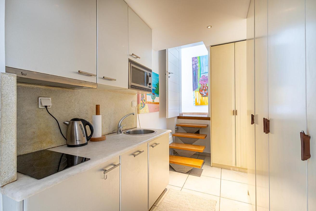 Arthome Acropolis
