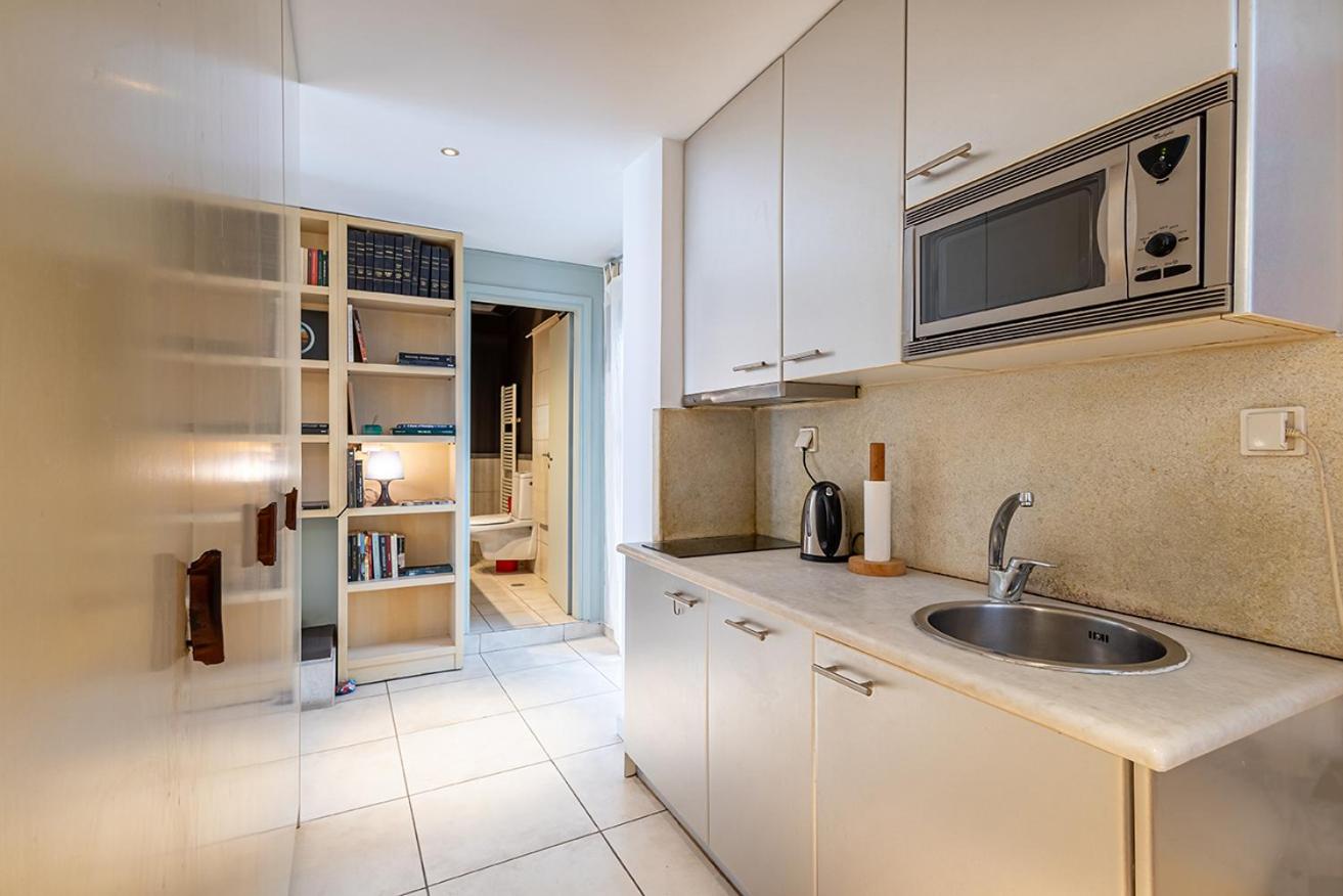 Arthome Acropolis