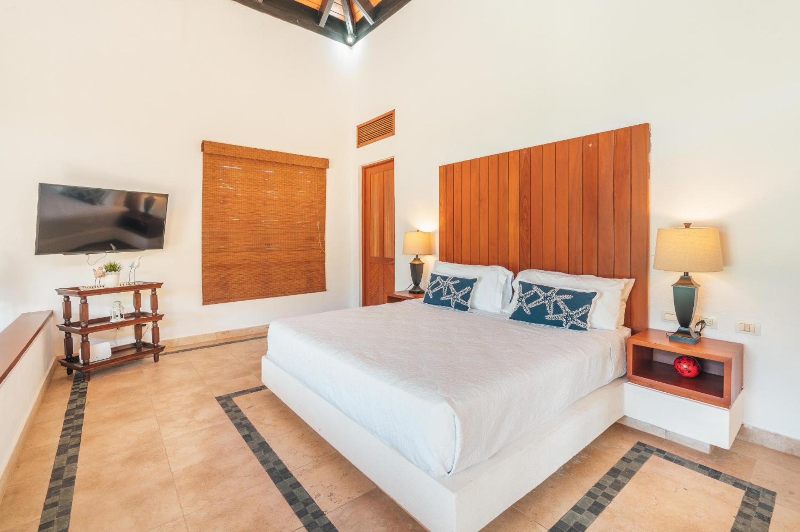 Fabulous bungalow with private pool CAA