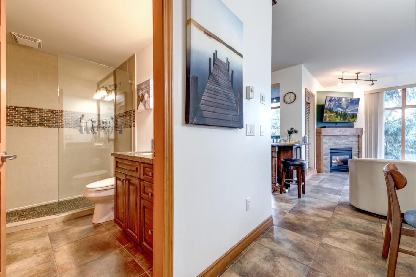 Central 2BR with Prime Amenities